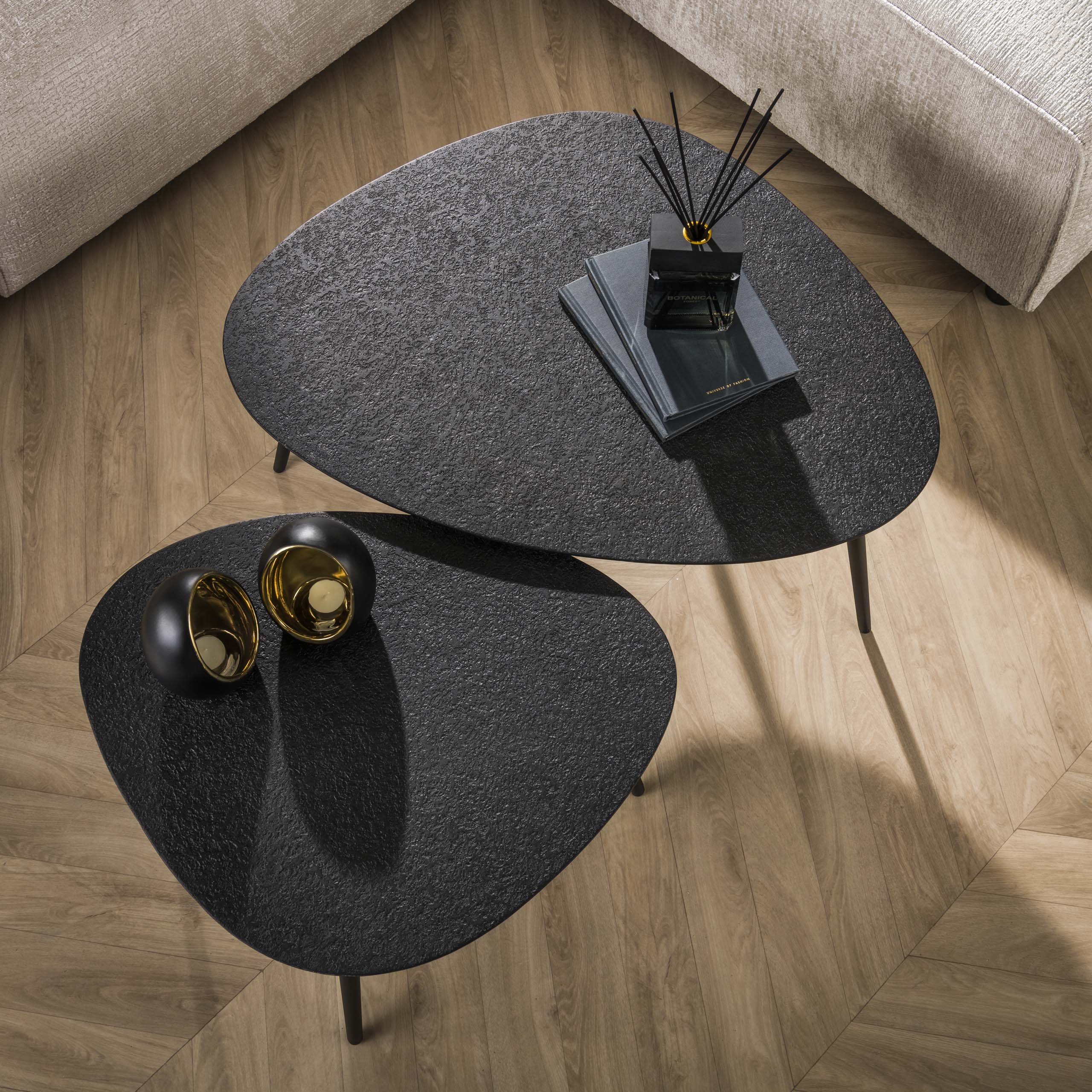 Salontafel Zolara - 2-delige set in driehoekige vorm in metallic zwart