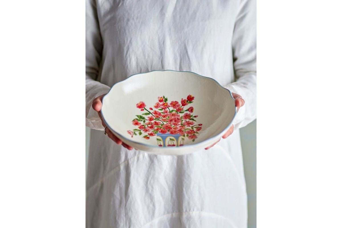 Schaal Avenza – wit steengoed met bloemen