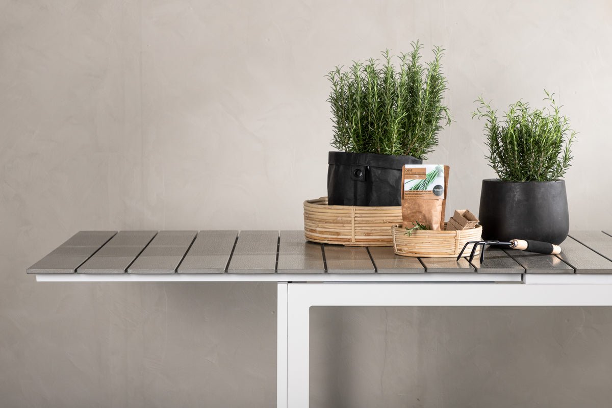 Tuin tafel Kairen - perfect voor gezellige bijeenkomsten in de buitenlucht