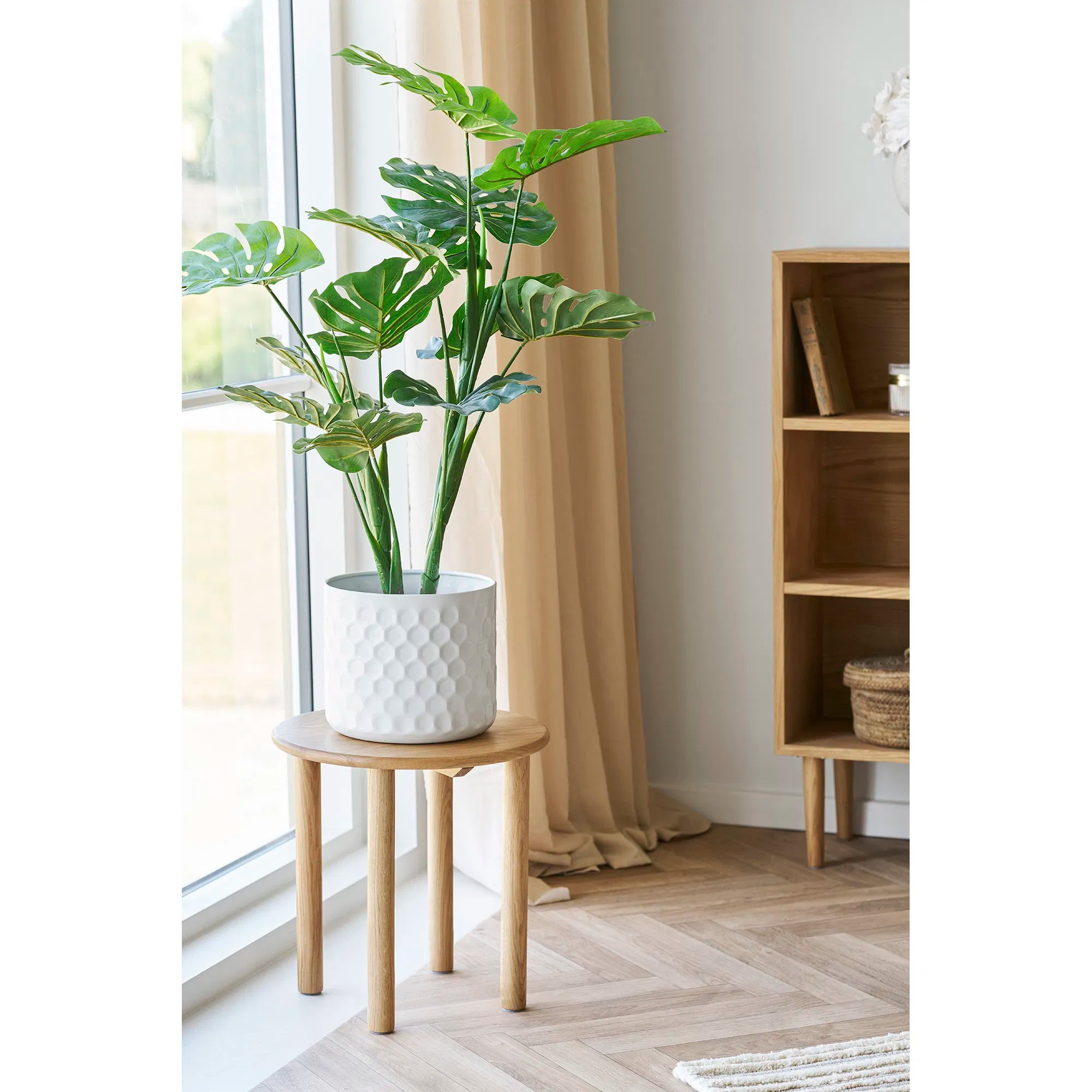 Bloempot „Avelino“ – Witte staal-look met structuur