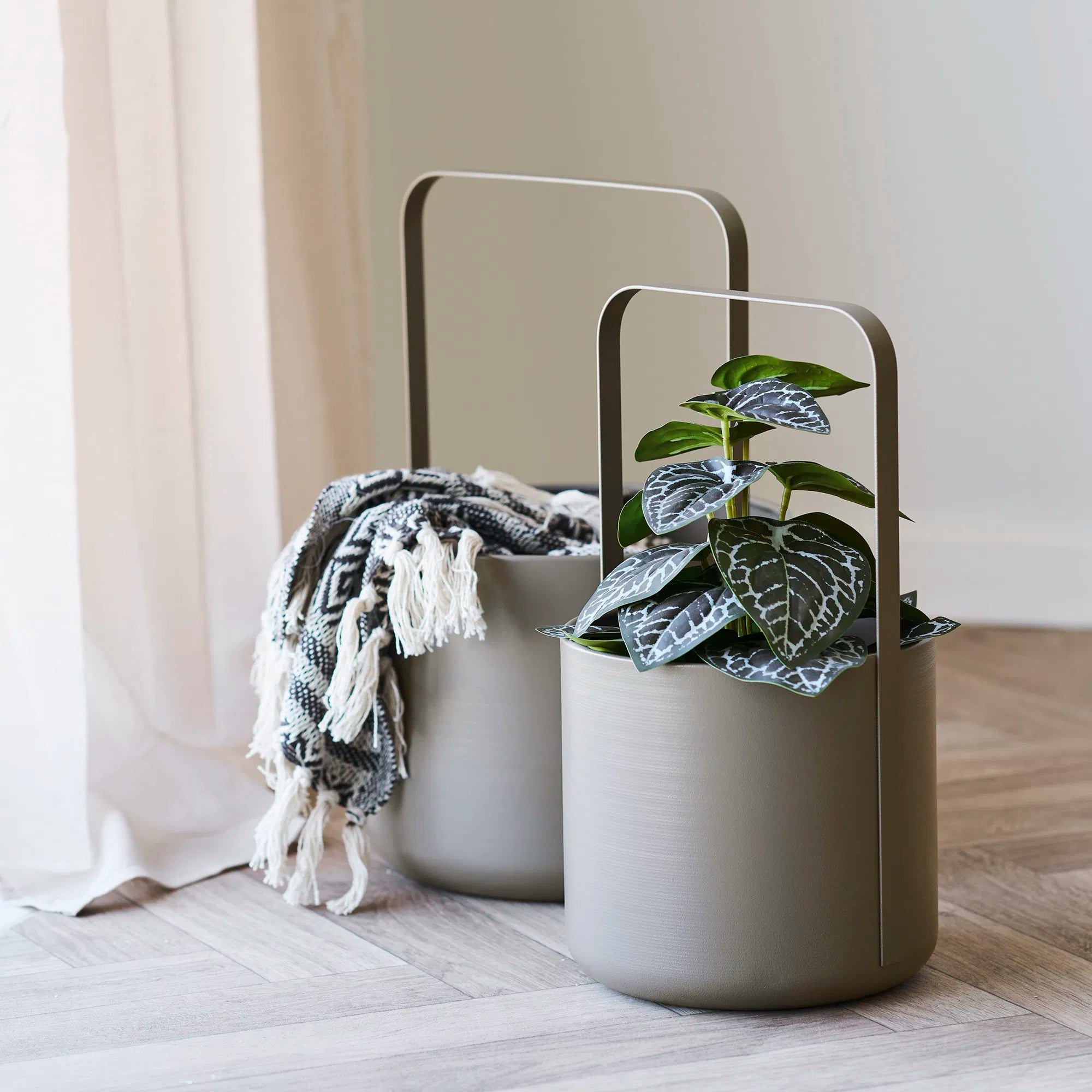 Bloempot „Arvion“ – set van 2 van bruin staal