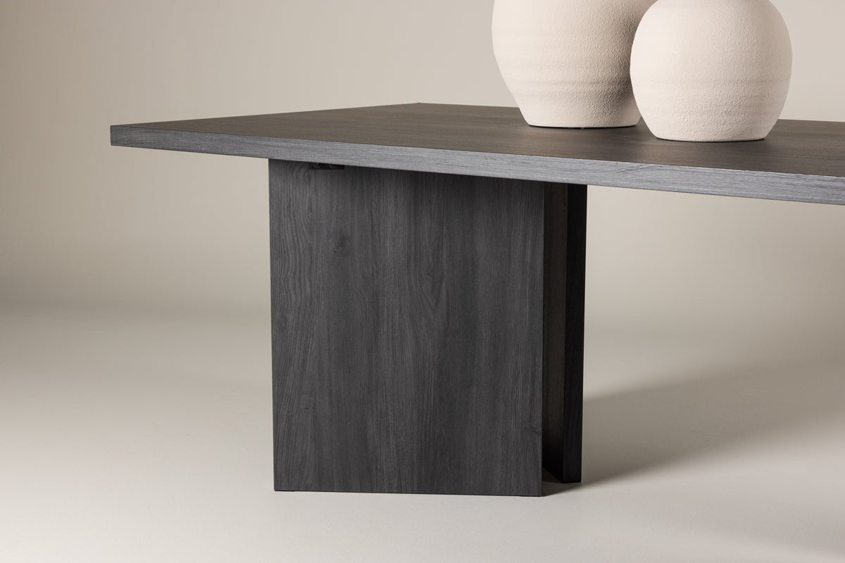 Eettafel Tasman - biedt volop ruimte voor gezamenlijke maaltijden