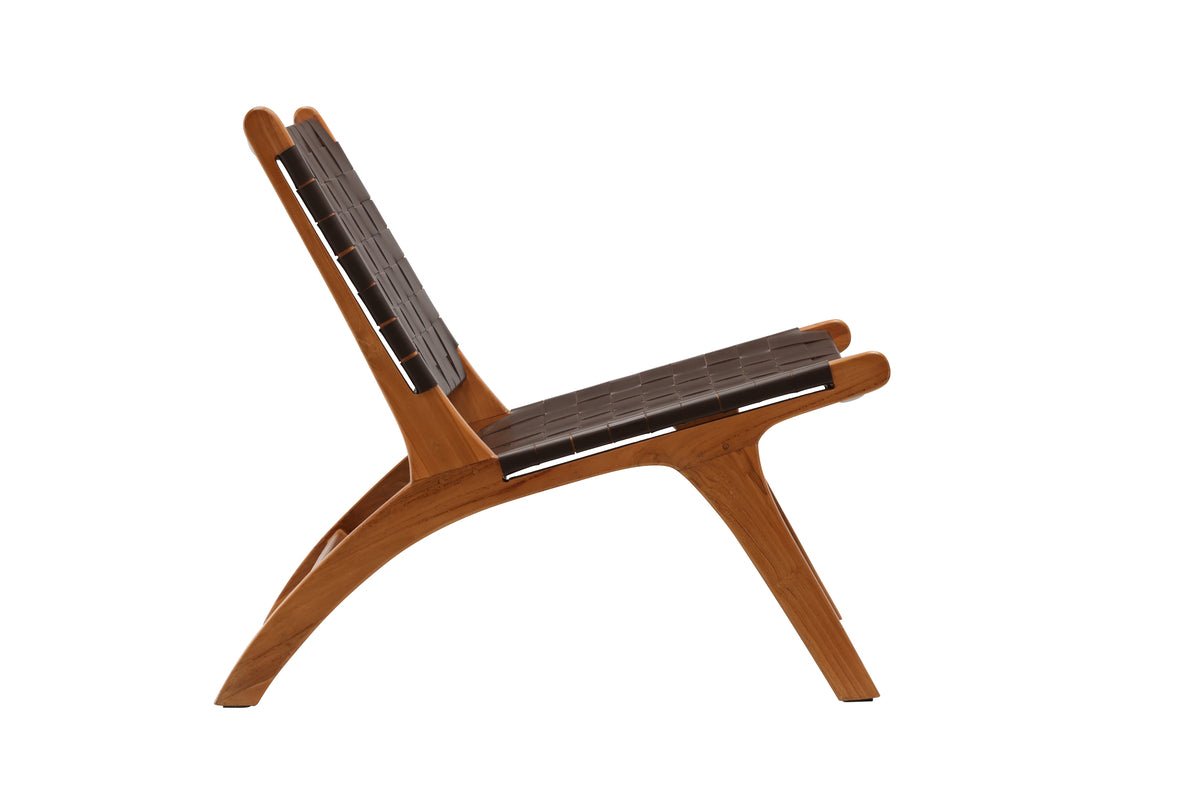 Designer lounge fauteuil Tevari – vlechtwerk van teak & lederlook bruin