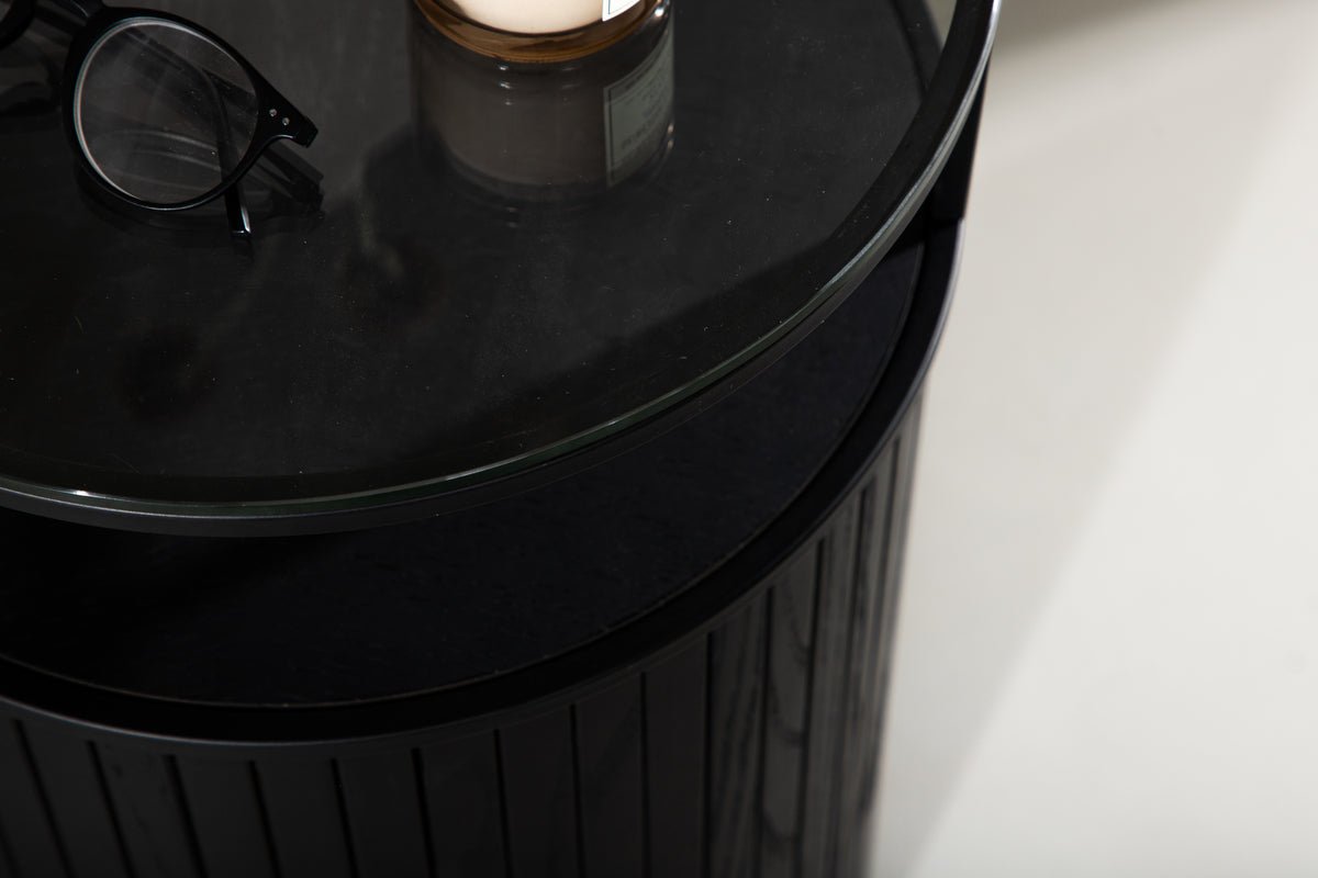 Bijzettafel Irina – in Zwart met ronde glazen plaat