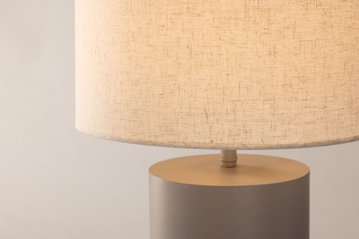 Staande lamp „Ravo“ – cilindrisch ontwerp in Lichtgrijs (hoogte 100 cm)