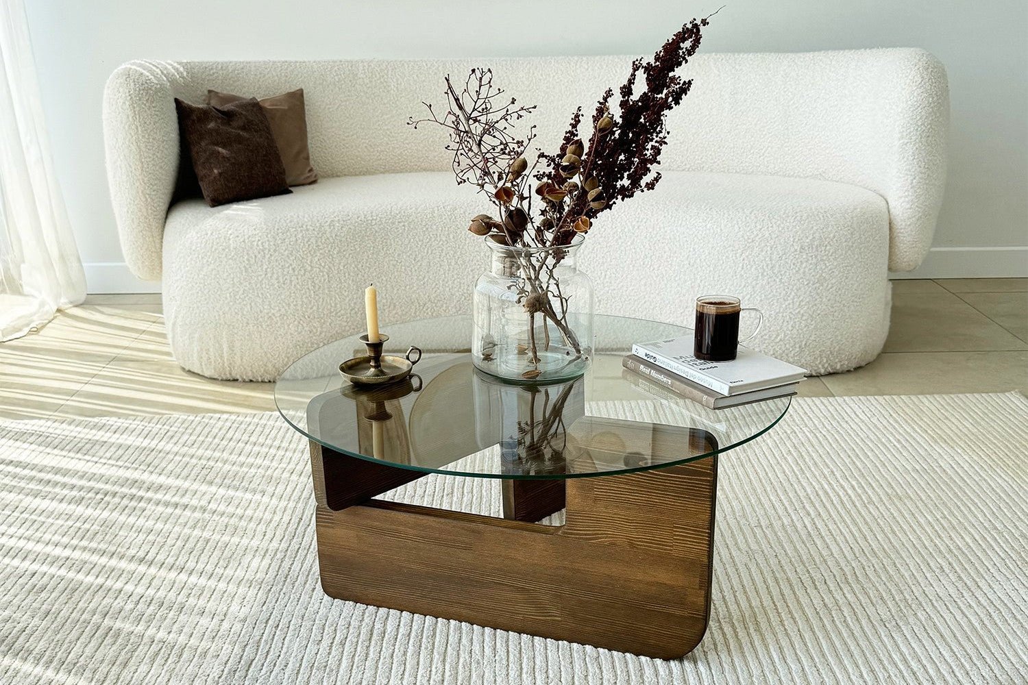 Salontafel Palvero - met ronde glazen plaat en grenenhout