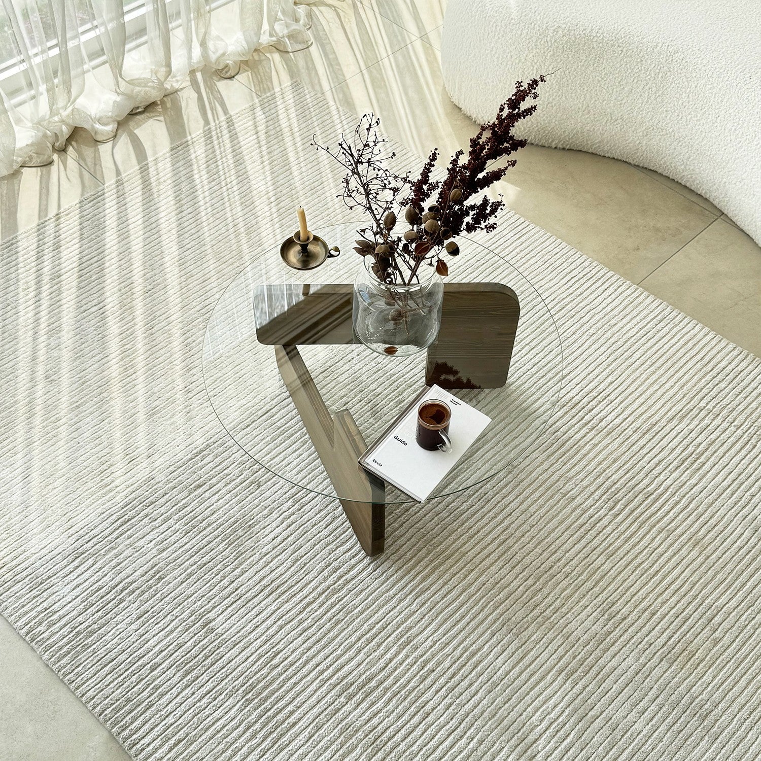 Salontafel Palvero - met ronde glazen plaat en grenenhout