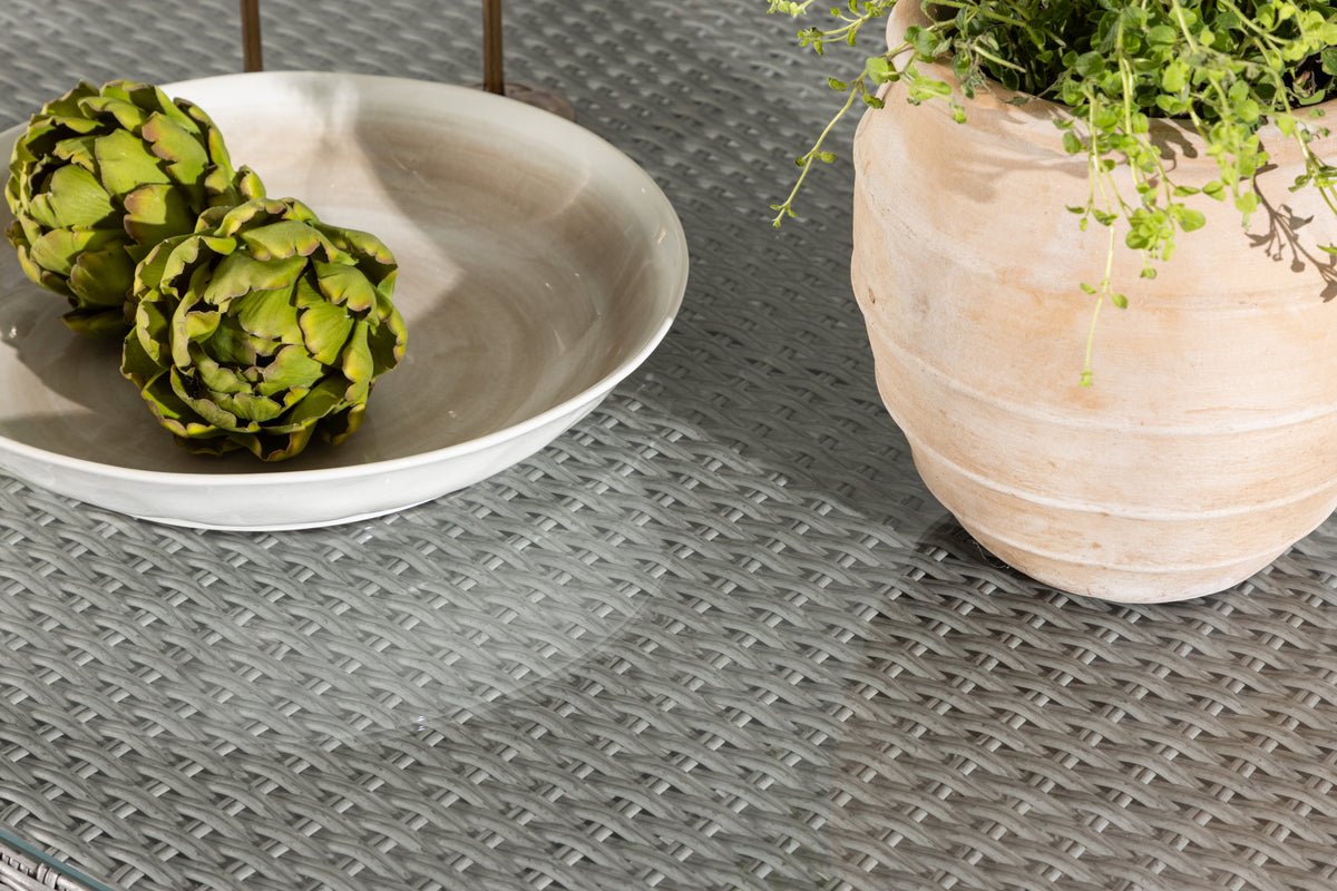 Tuin Loungeset Liventia – in twee kleuren van edelhout en kunstrotan