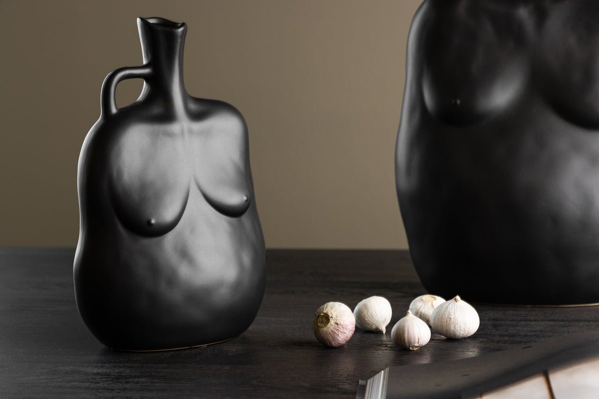 Vase Nerida 25 cm – Körperinspirierte Eleganz in Wit & Zwart