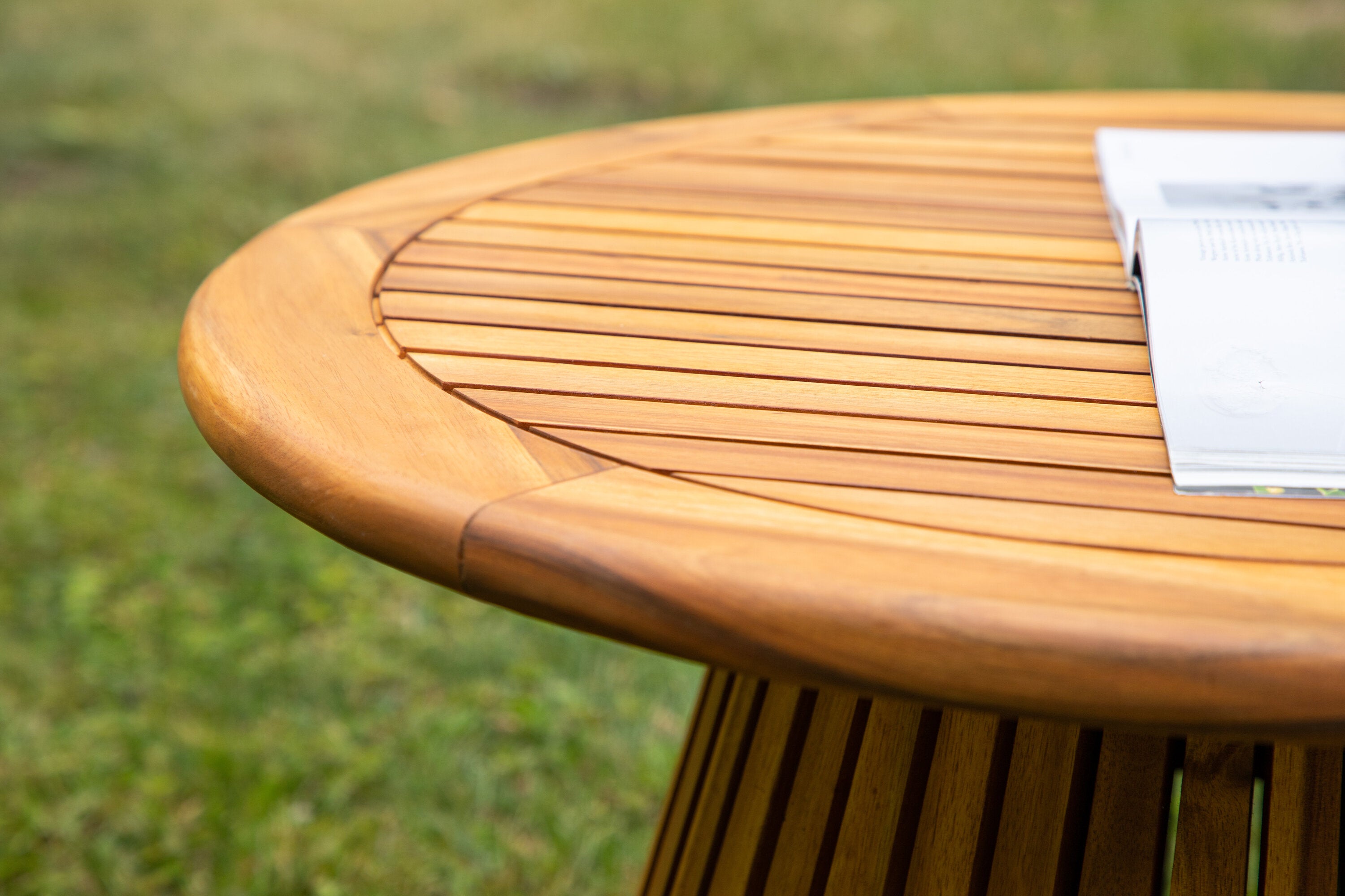 Tuintafel Hewa - Ronde bijzettafel van acaciahout