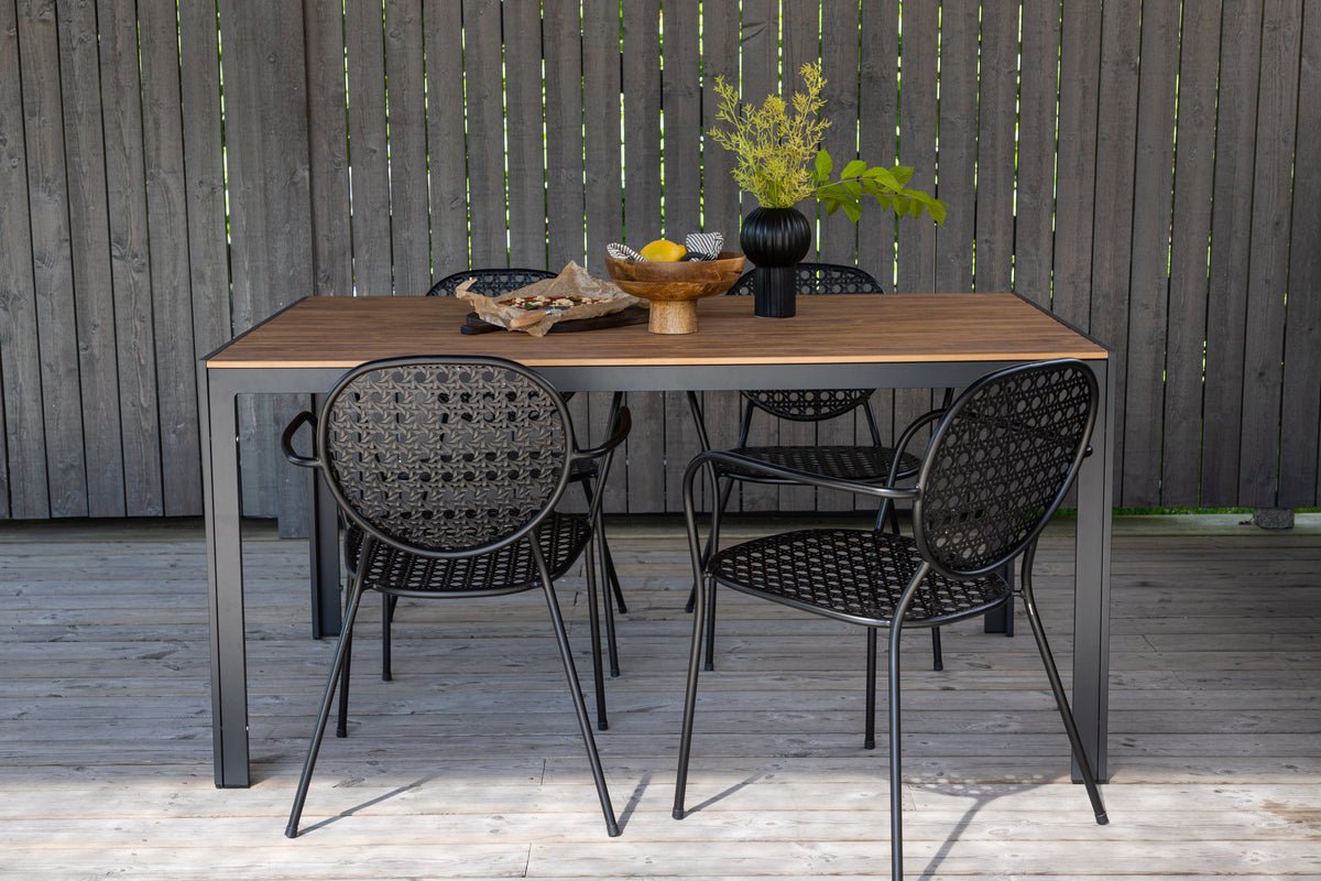 Tuin tafel Tareen - een harmonische combinatie van natuurlijkheid en stabiliteit