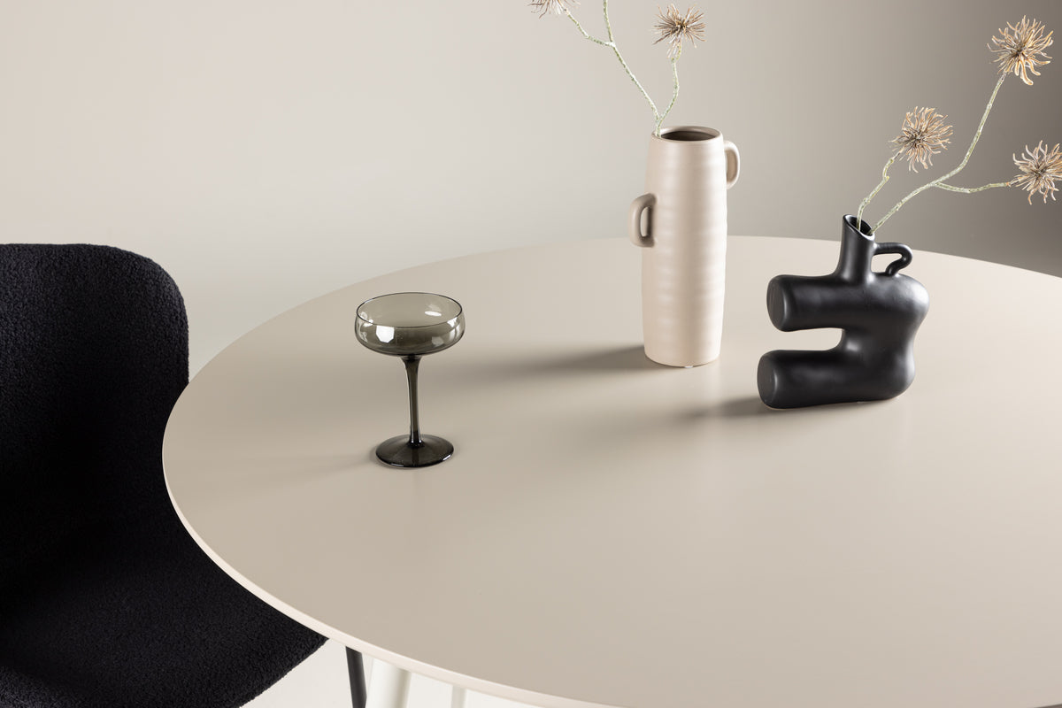 Eettafel Murry - past harmonieus in verschillende interieurstijlen