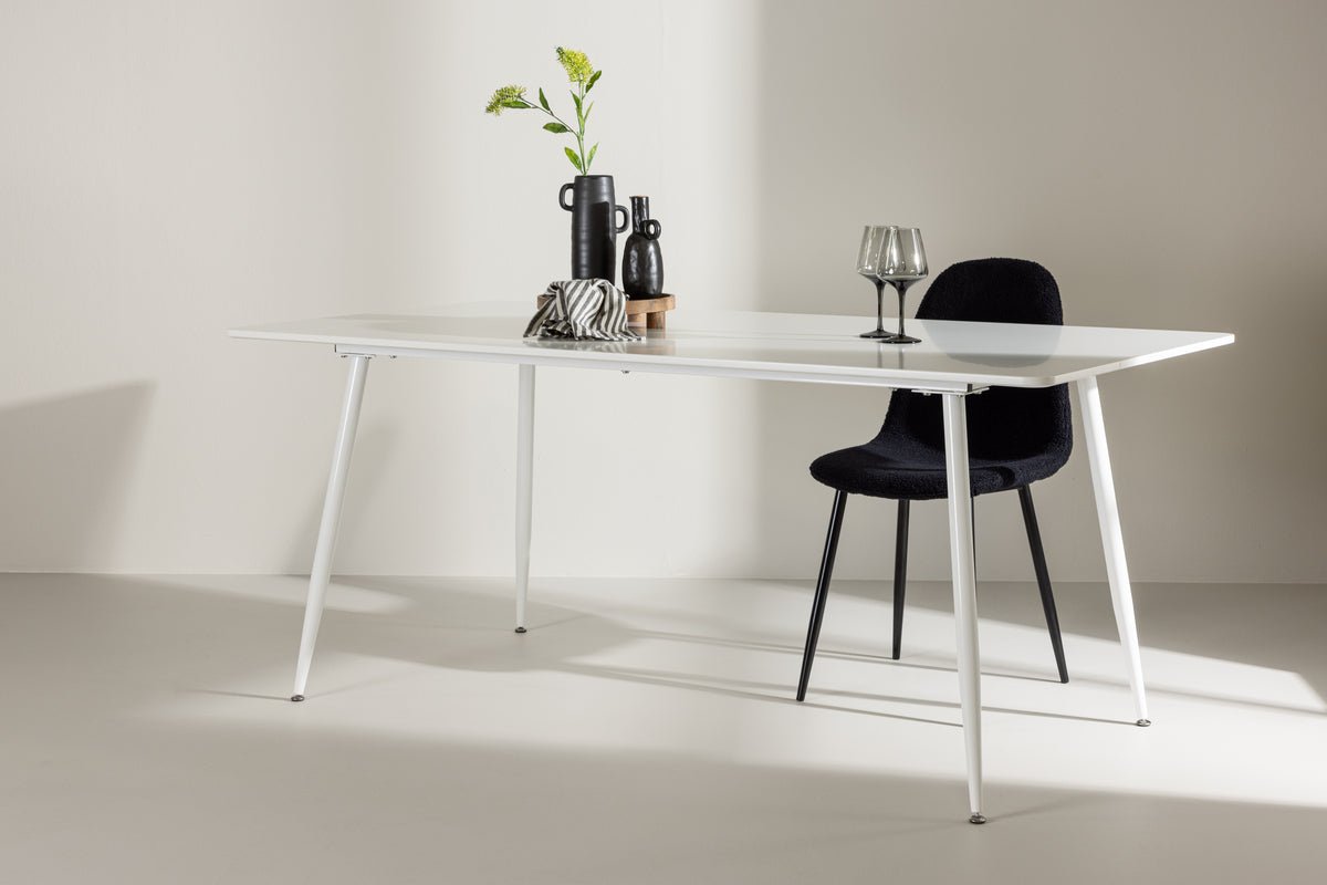 Eettafel Kea - een Scandinavisch geïnspireerd ontwerp met heldere lijnenvoering