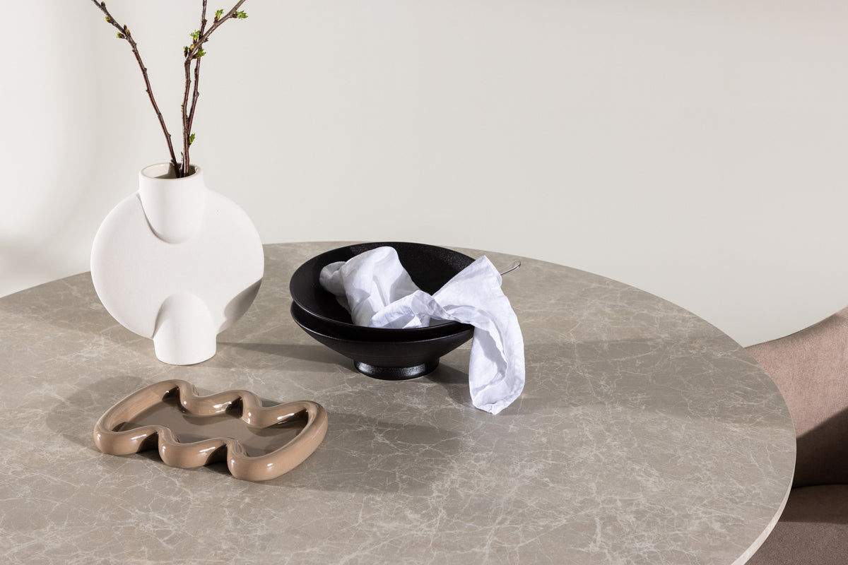 Eettafel Tullula - verenigt modern design met tijdloze elegantie met marmerlook