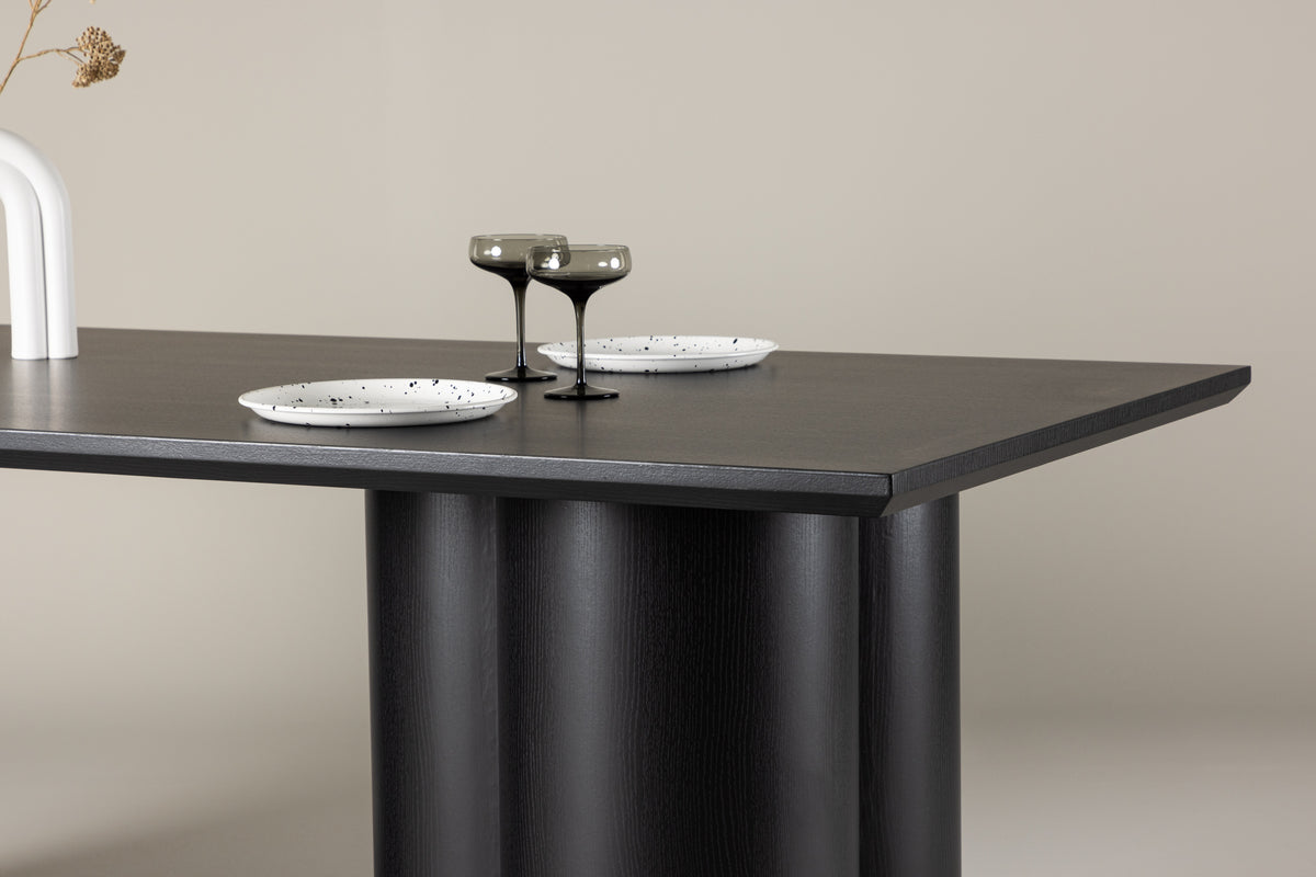 Eettafel Nary - combineert modern design met tijdloze elegantie