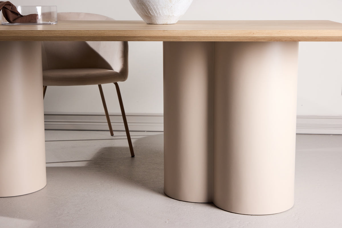 Eettafel Marly - in rechthoekige vorm in modern design