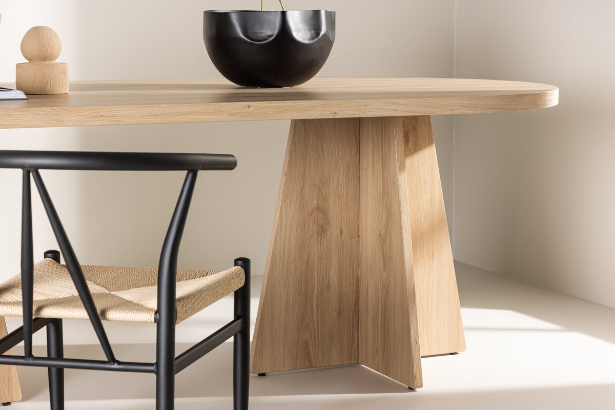 Eettafel Zayana - creëert een elegante, stijlvolle sfeer