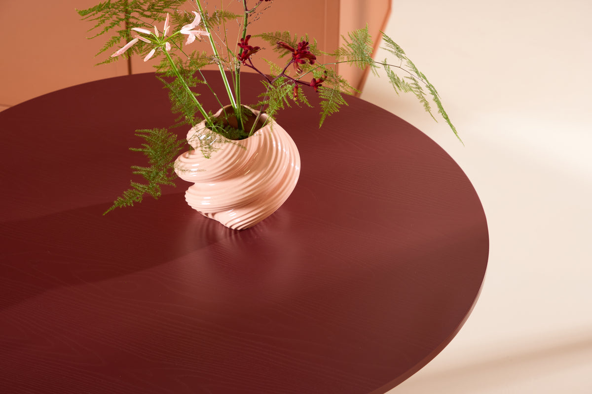 Eettafel Arden – Ronde eettafel in bordeauxrood (Ø 110 cm)