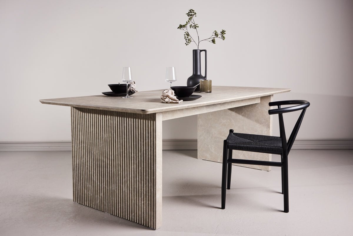 Eettafel Takahe - in beige marmerlook