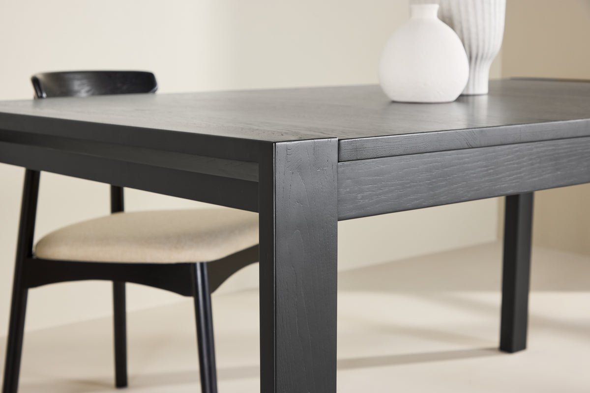 Eettafel Wainui - gemaakt van robuust eikenhout