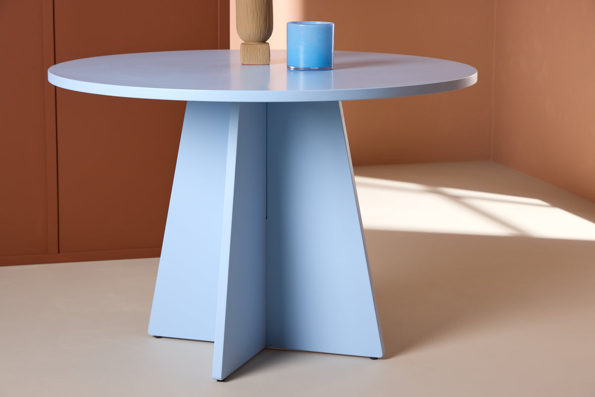 Eettafel Orin - in modern design met een speelse toets