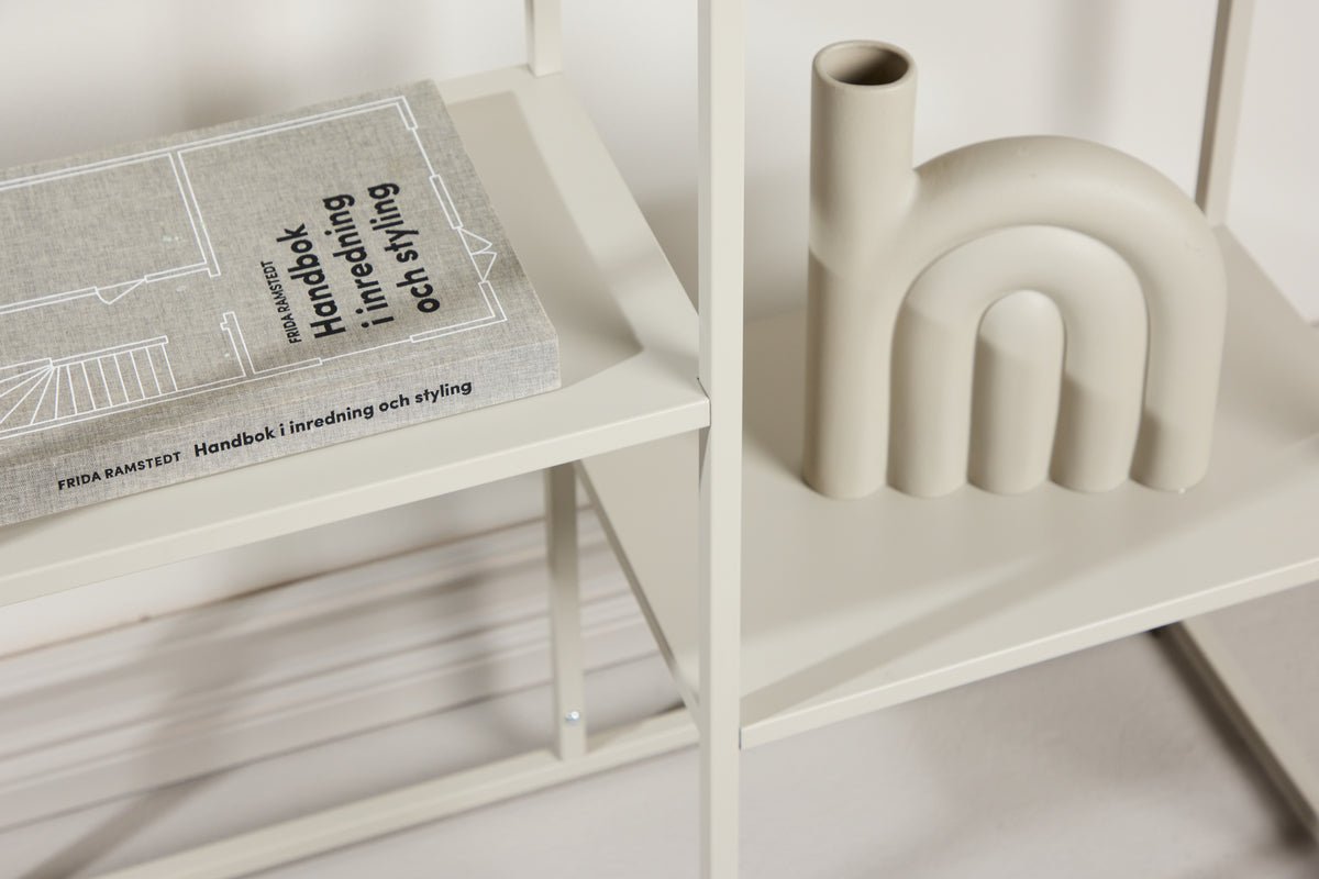 Bijzettafel Lenny – in zachte beige tint