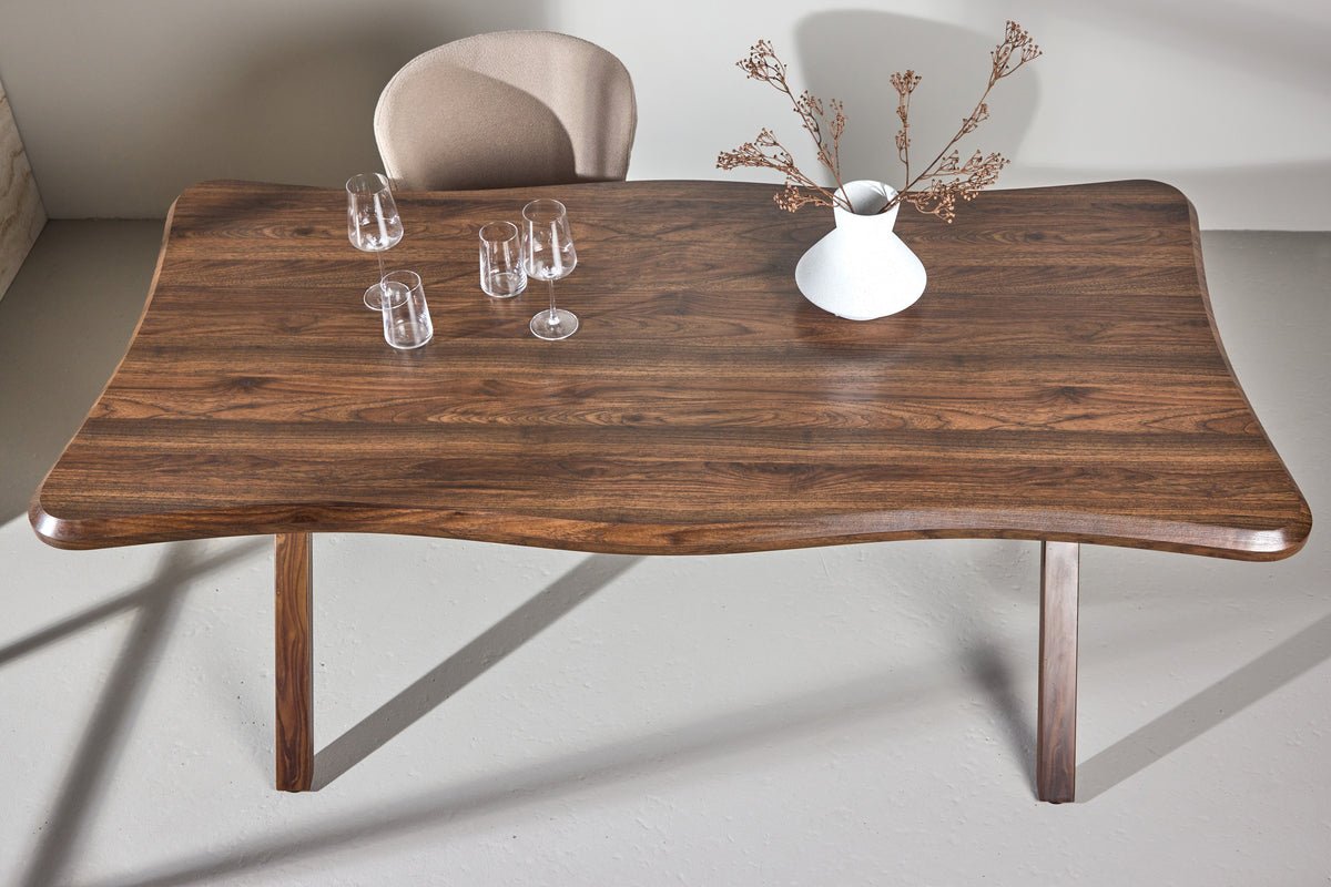 Eettafel Talani - verenigt modern design met een warme, elegante uitstraling