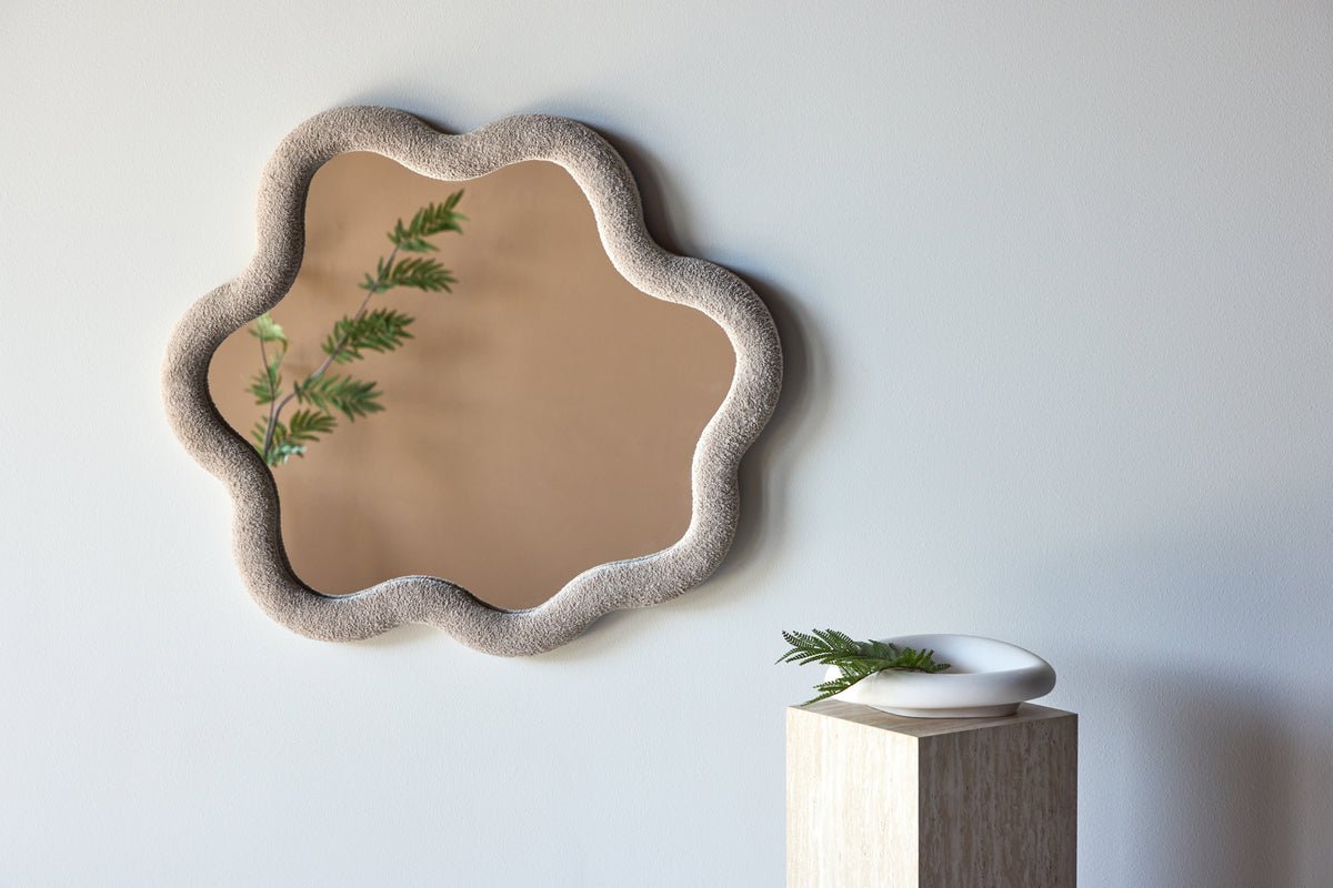 Spiegel Fluffo – met Bouclé-omlijsting