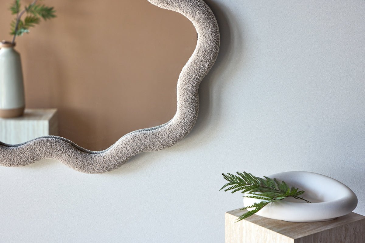 Spiegel Fluffo – met Bouclé-omlijsting