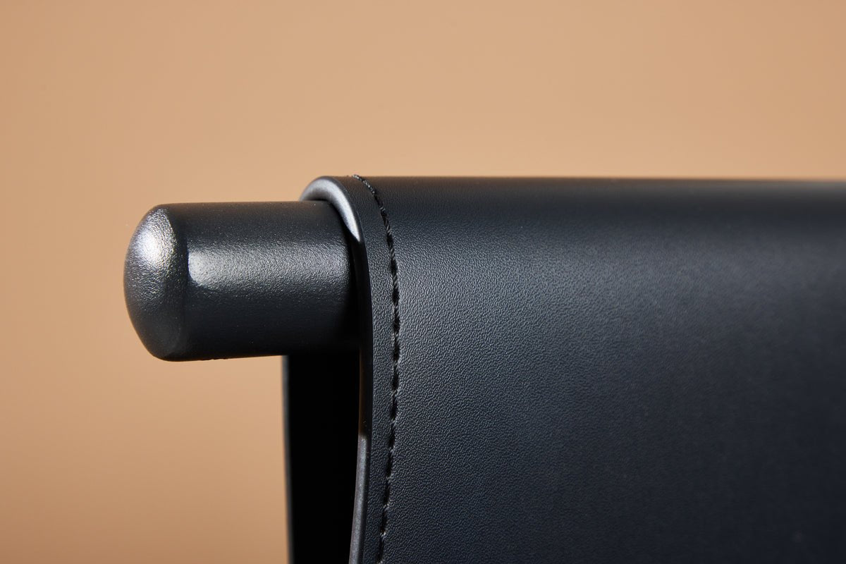 Stoel Faro - Met elegant gepoedercoat frame