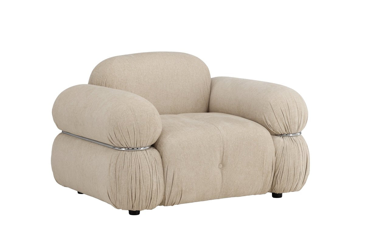 Designer Lounge Fauteuil Mika – Beige, fluweelachtige bekleding met chroomdetails