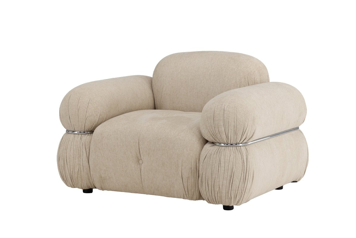 Designer Lounge Fauteuil Mika – Beige, fluweelachtige bekleding met chroomdetails