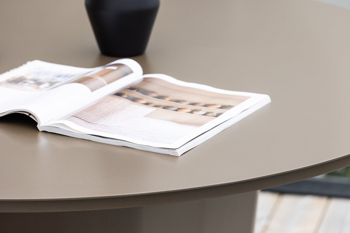 Tuin eettafel Calma - Ø 120cm van bruin aluminium