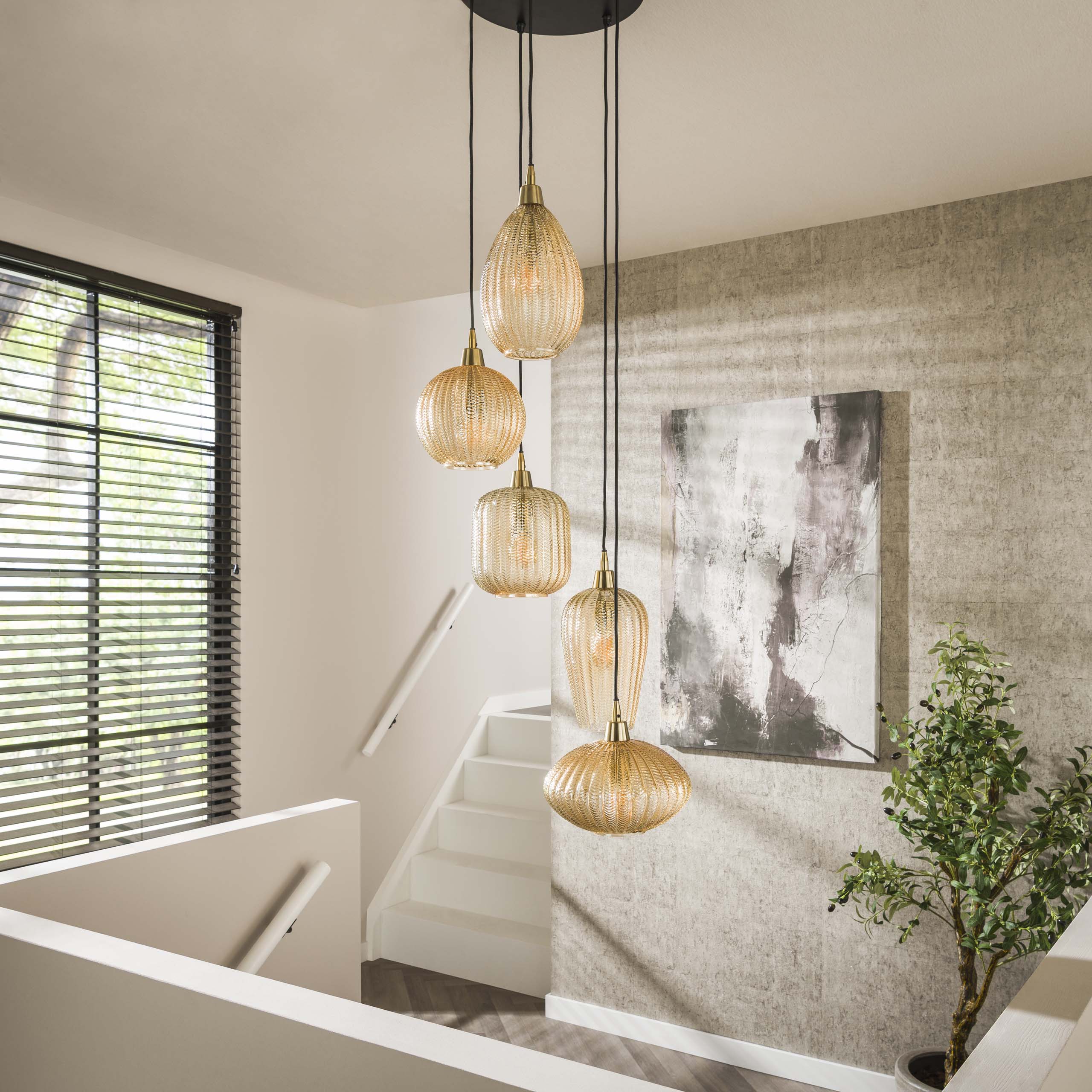 Hanglamp „Thalys“ – gelaagd met amberkleurig glas in V-vormig ontwerp