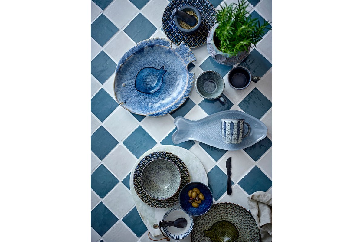 Teller Cori – set van 4 van steengoed in Grijs met maritiem reliëf