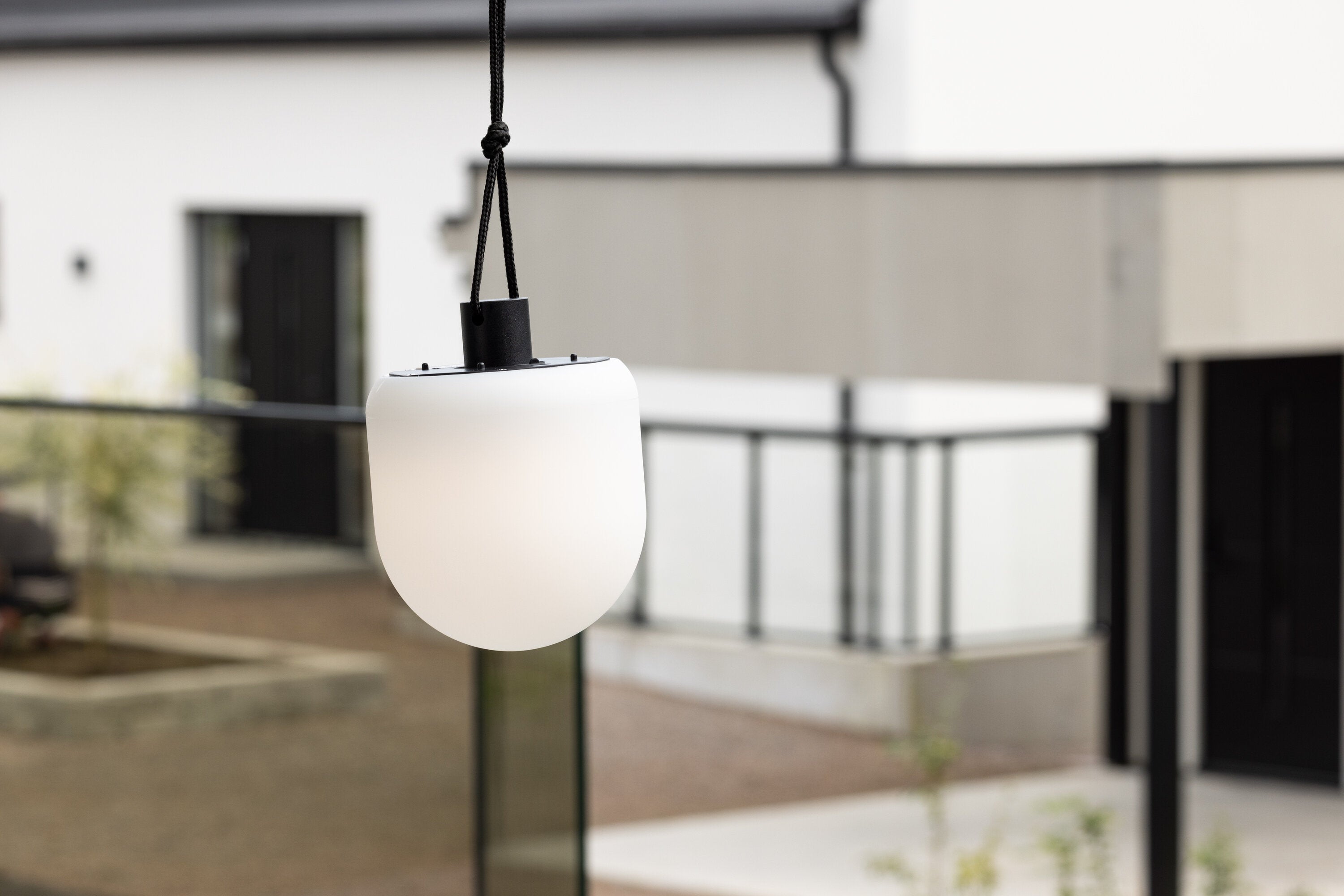 Outdoor hanglamp „Ilona" – in wit staal voor terras, balkon & tuin