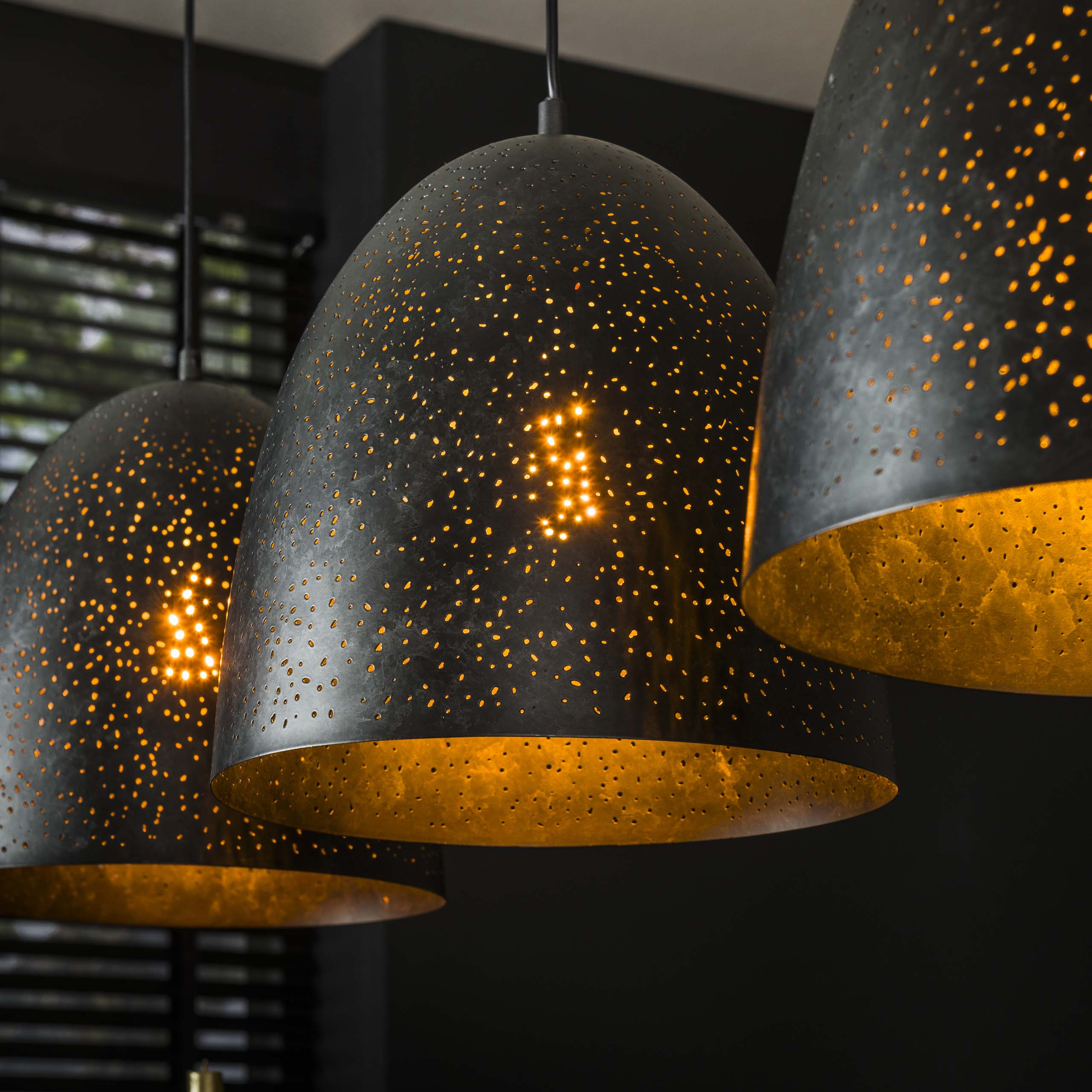 Hanglamp „Aliora“ – Met 3 lampen in donkergrijze klokvorm in mesh-design