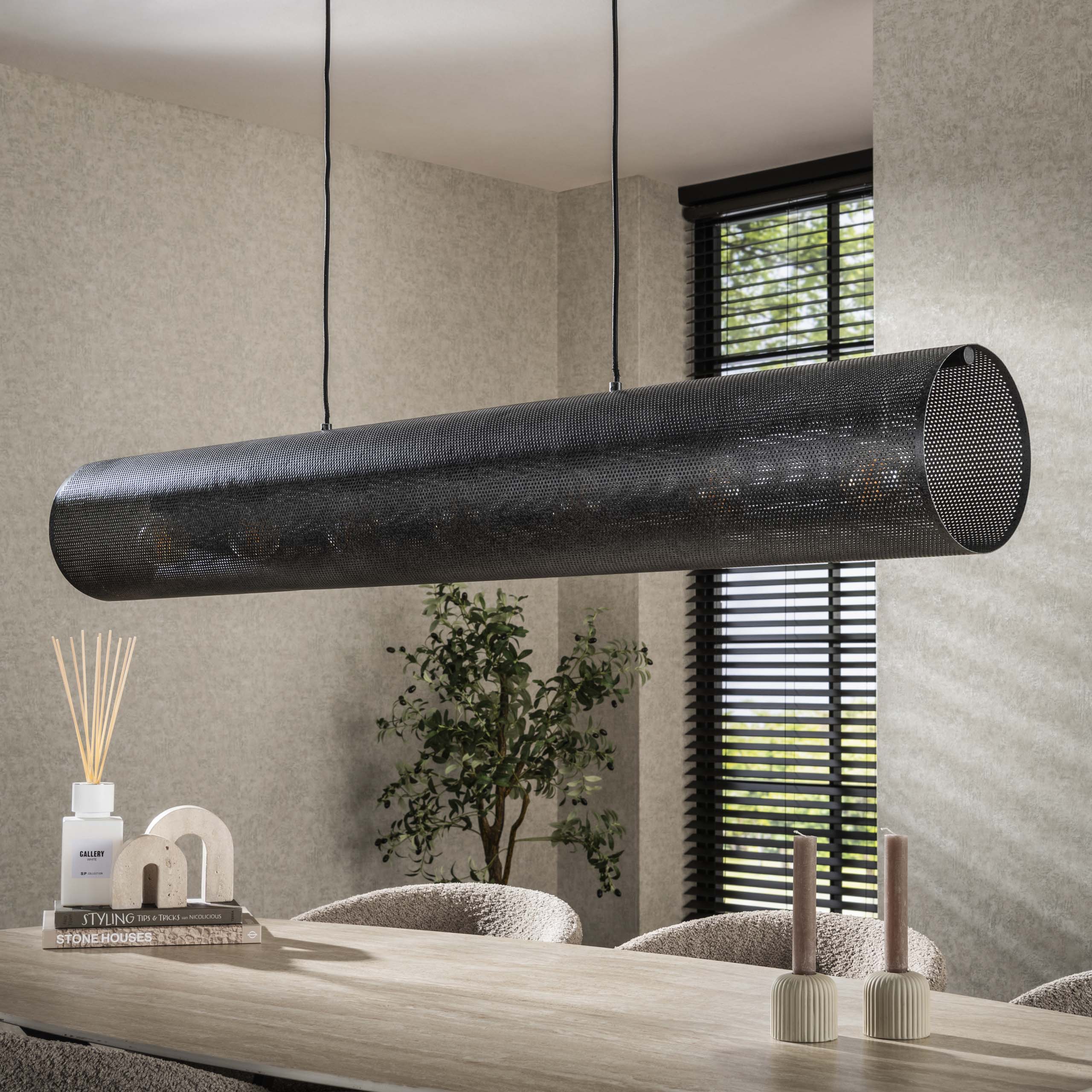 Hanglamp „Nerissa“ – Met 5 lampen in horizontaal buisgaasdesign in Zwart