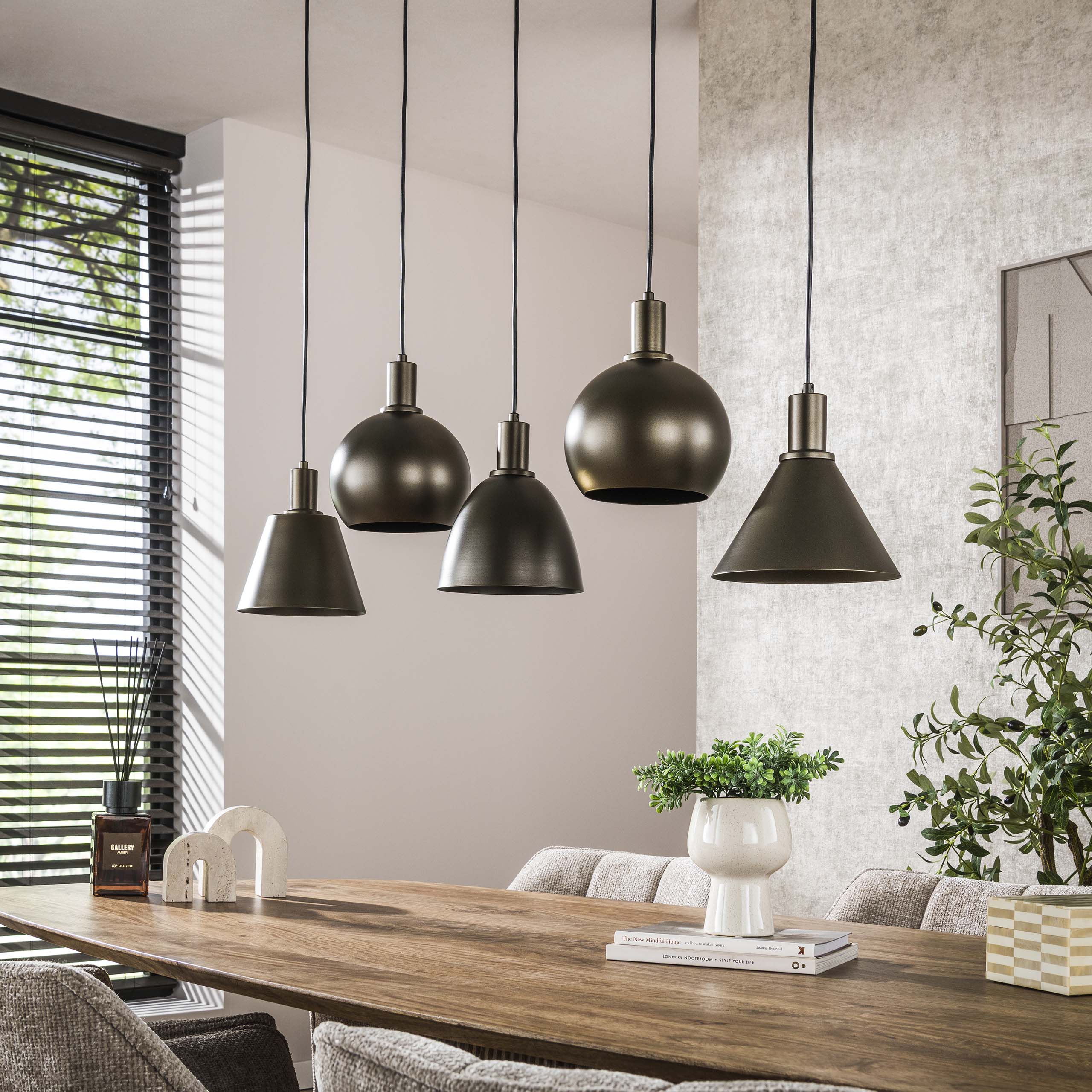 Hanglamp Bravino – Vijf metalen kappen in bruin of beige (5-lichts)