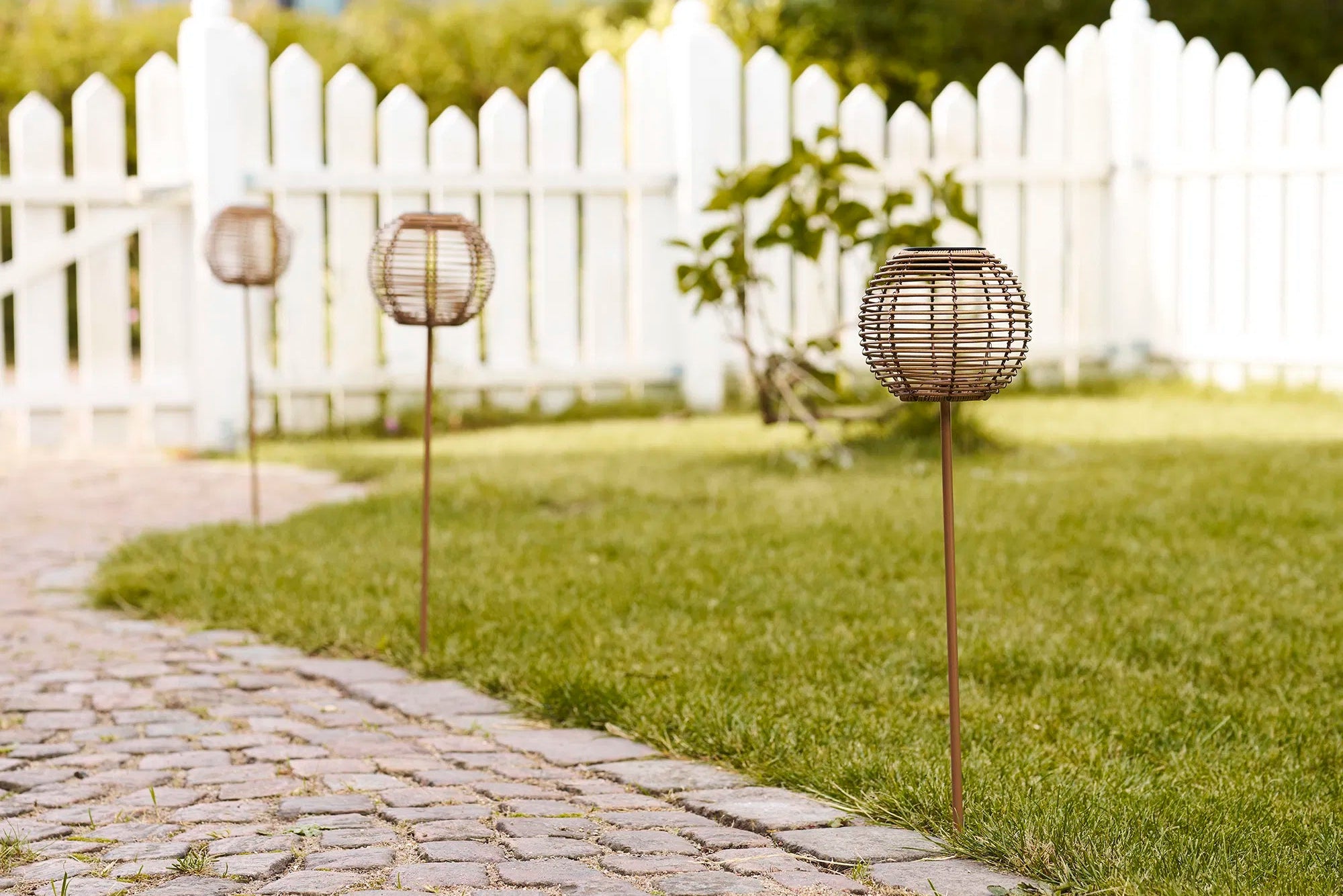 Tuin zonne-lamp „Elmara“ – weerbestendig voor balkon en buitenruimte