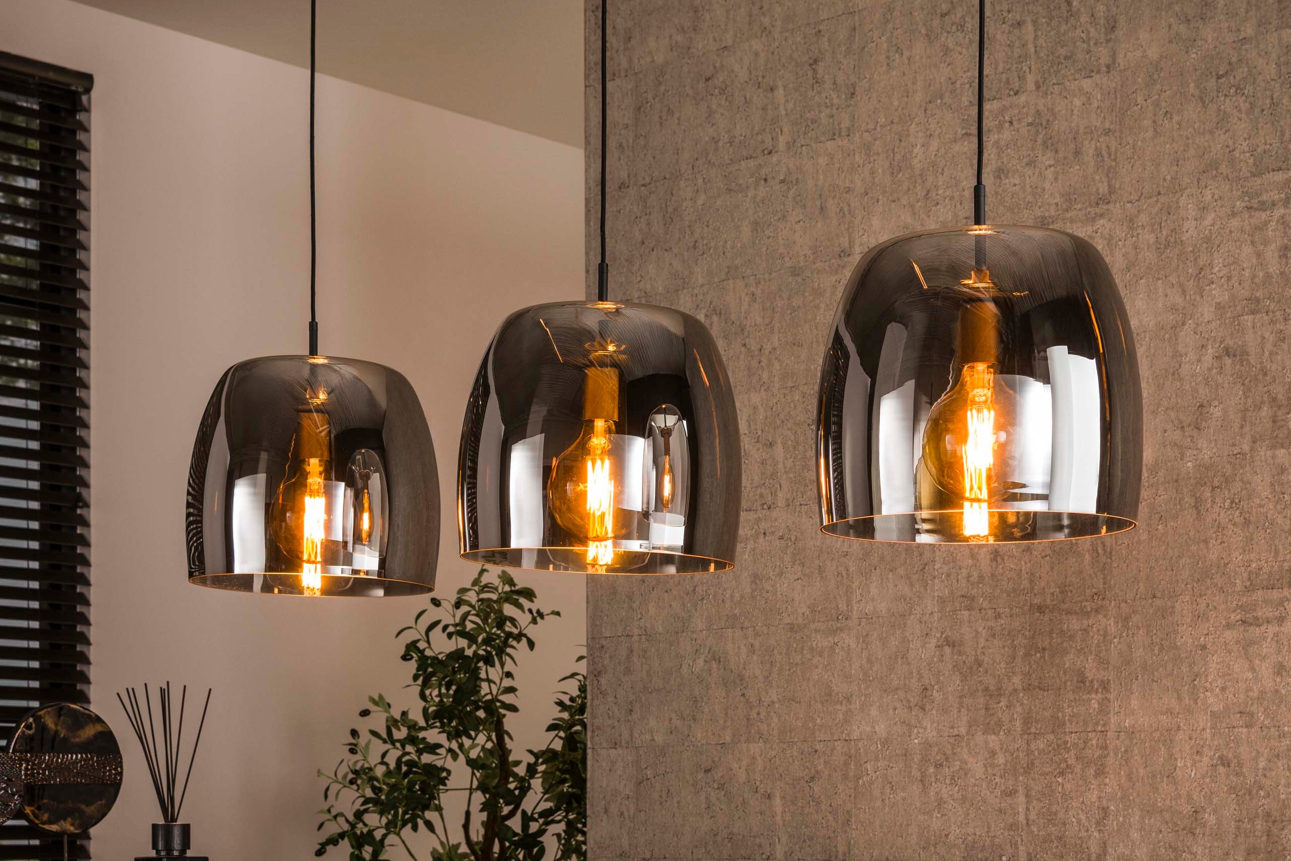 Hanglamp „Cirella“ – 3 lampen met grote lampenkappen van chroomglas