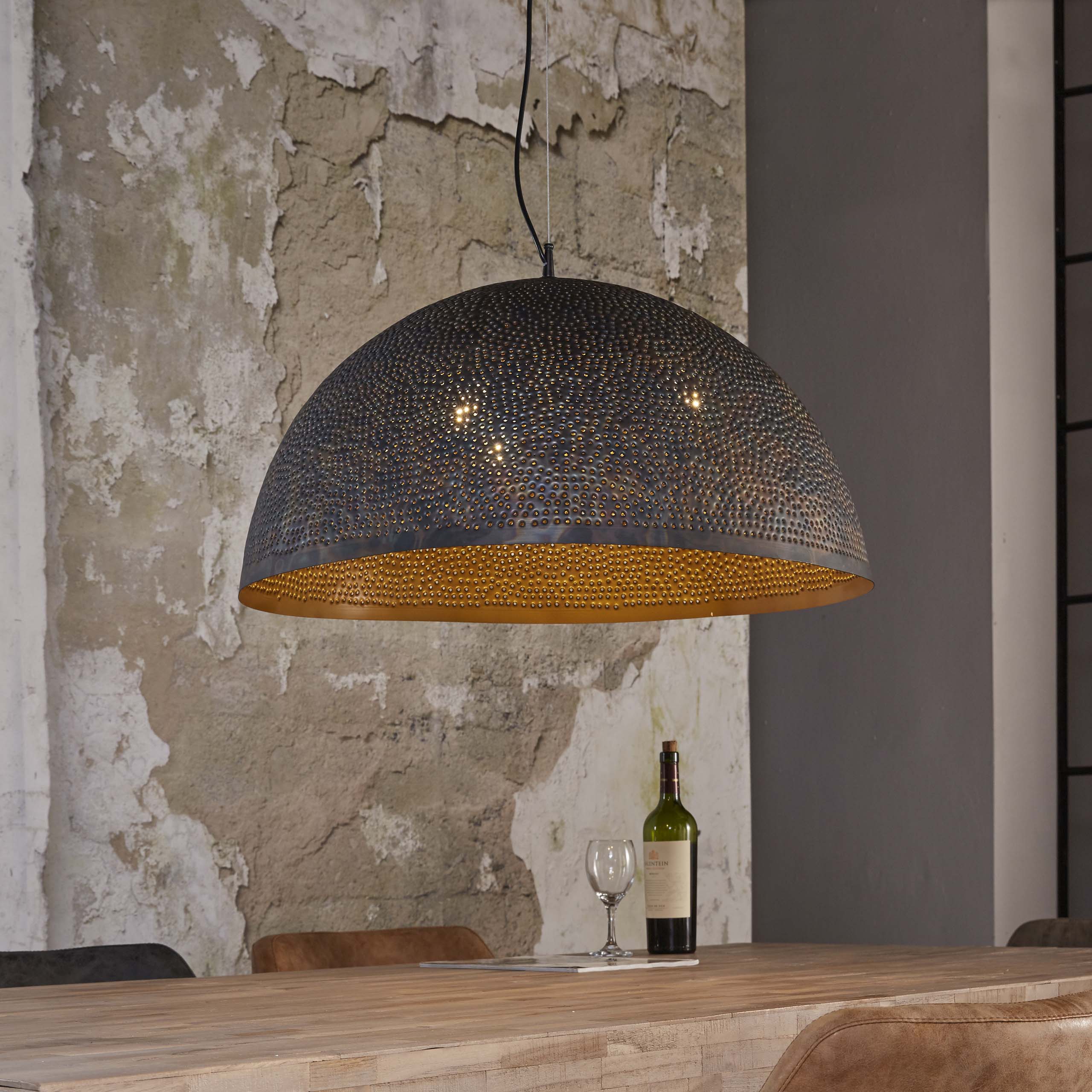 Hanglamp "Astryn" – Grote, geperforeerde lampenkap van Metaal in zwart-brons