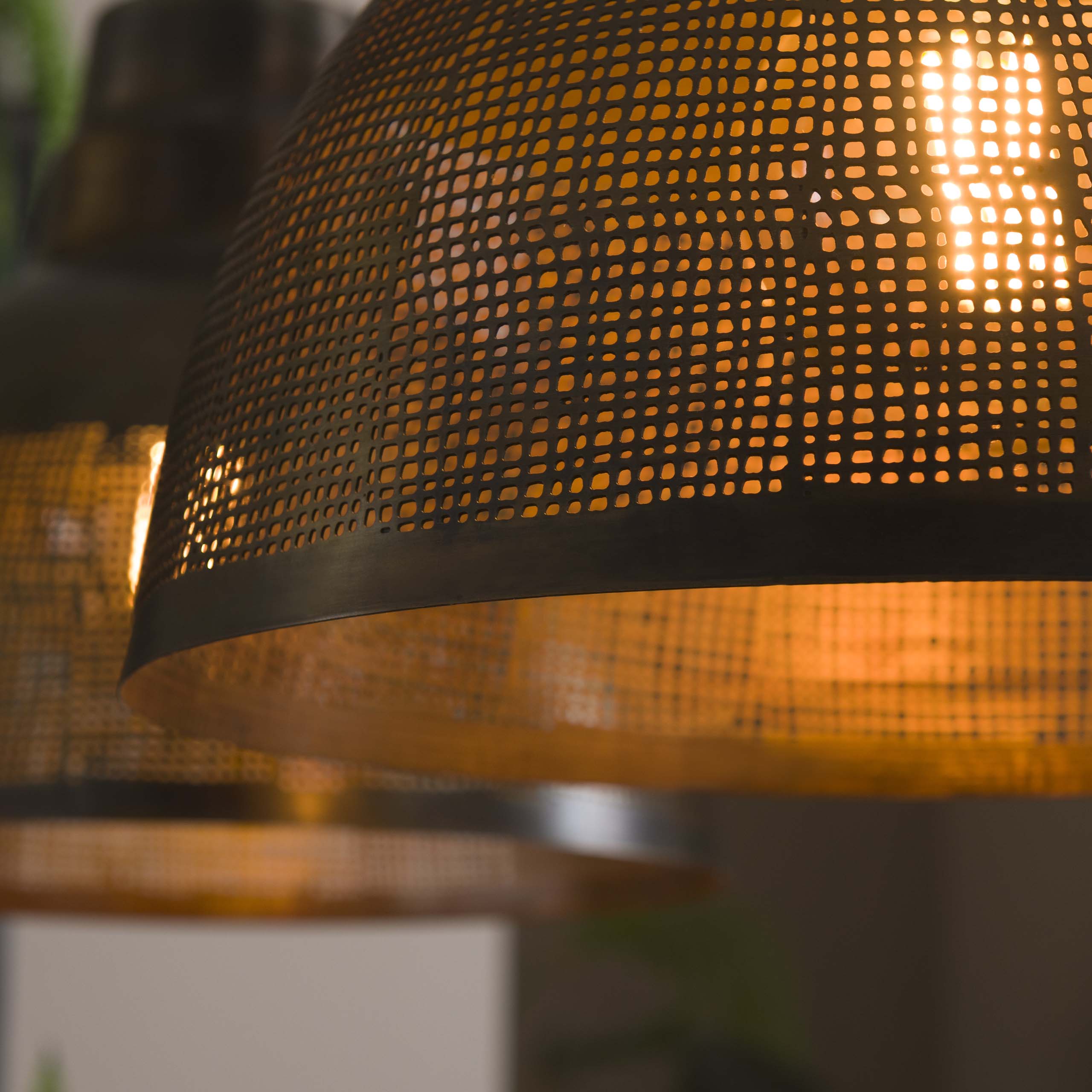 Hanglamp "Armonis" – Met 2 handgeperforeerde lampenkappen van Metaal in antiek brons