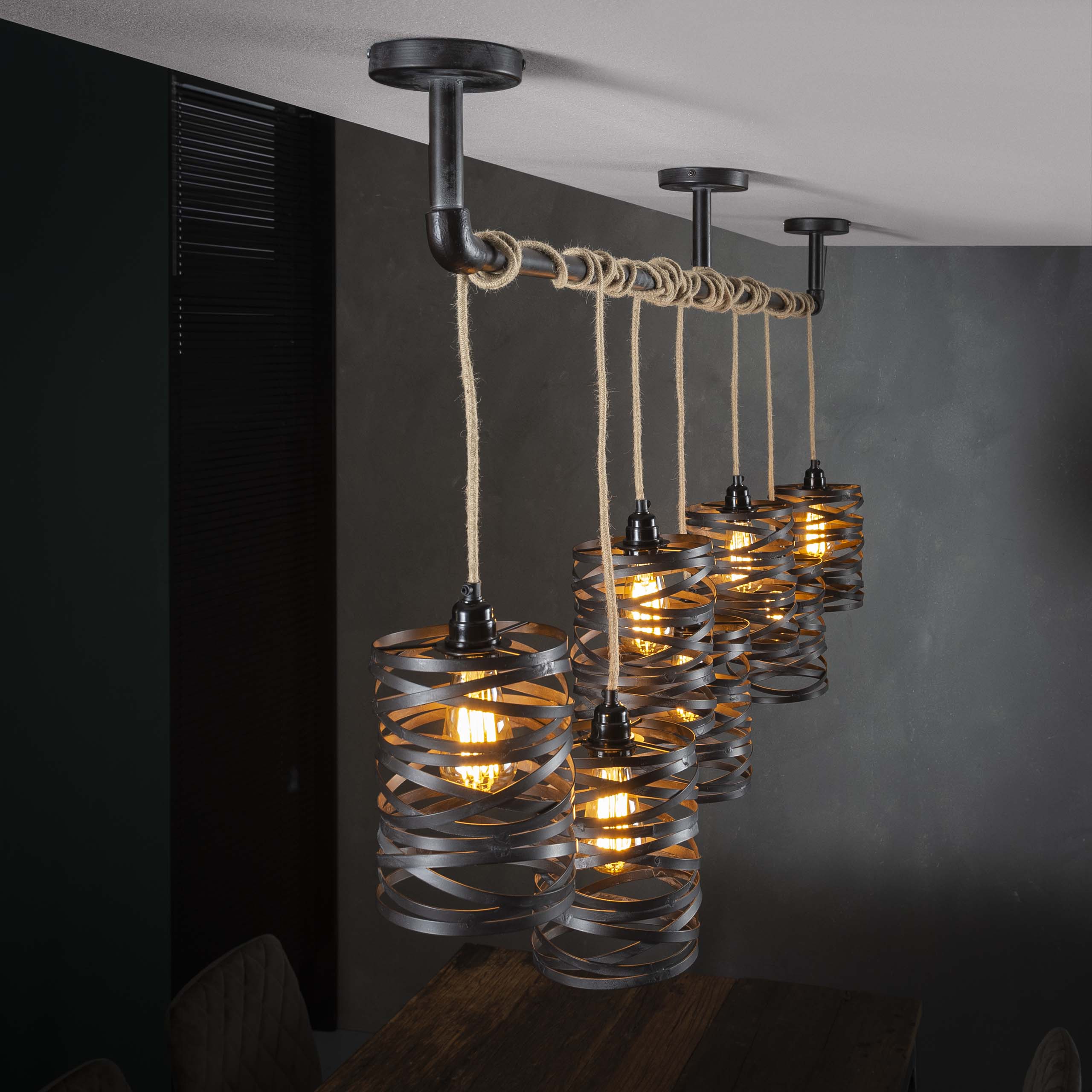 Hanglamp "Selvaris" – Met 7 spiraalvormige lampenkappen en industriële buis-plafondbevestiging