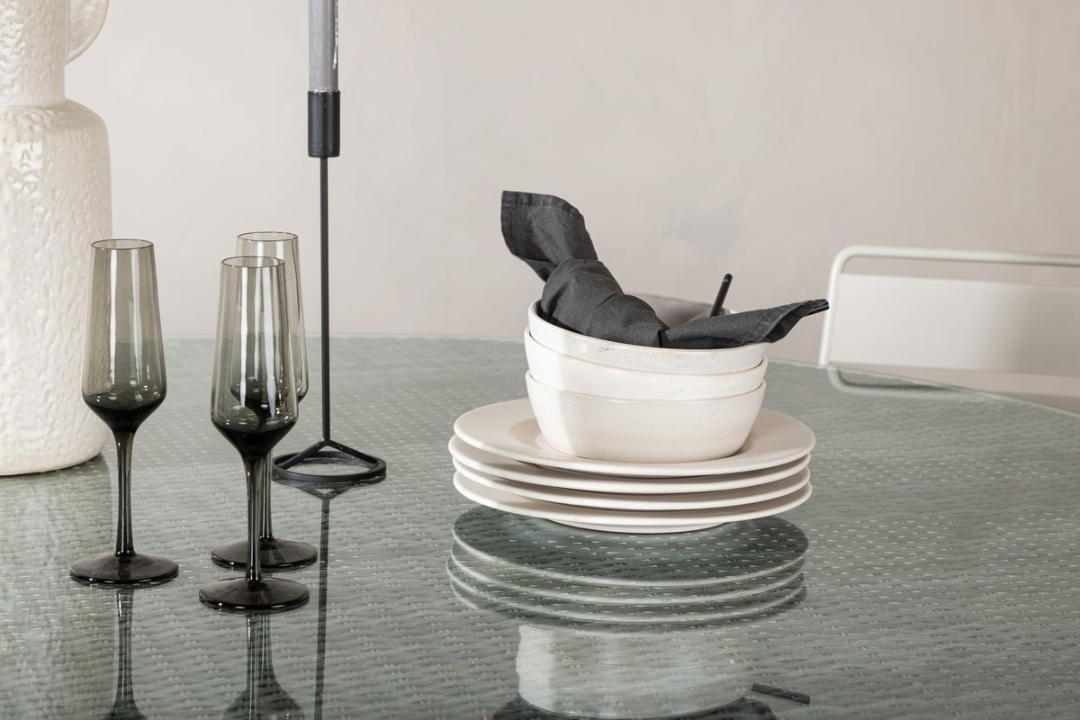 Tuin tafel Eluno - het moderne design creëert een gezellige sfeer