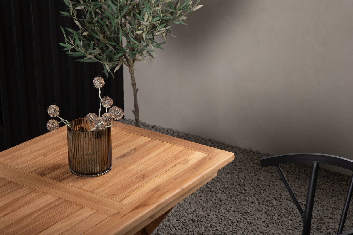 Tuin tafel Siana - een vierkante eettafel van teakhout