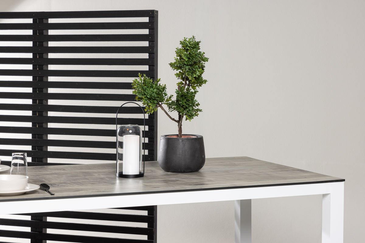 Tuin tafel Kisiwa - een witgrijze eettafel in rechthoekige vorm