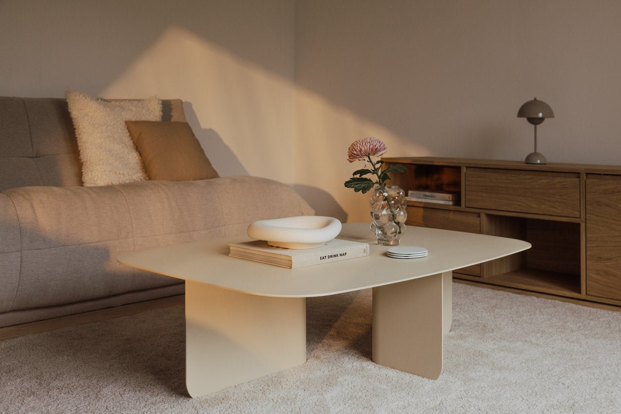 Salontafel Livia – Japandi design van gepoedercoat plaatstaal