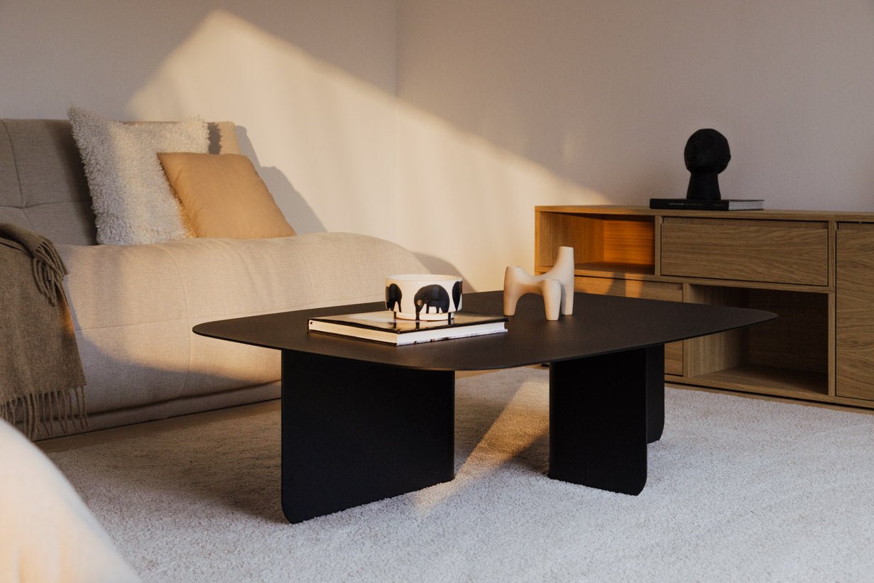 Salontafel Livia – Japandi design van gepoedercoat plaatstaal