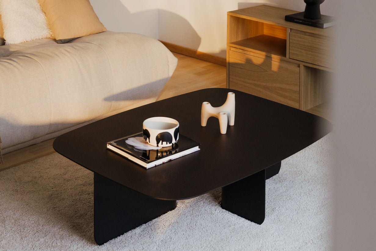 Salontafel Livia – Japandi design van gepoedercoat plaatstaal
